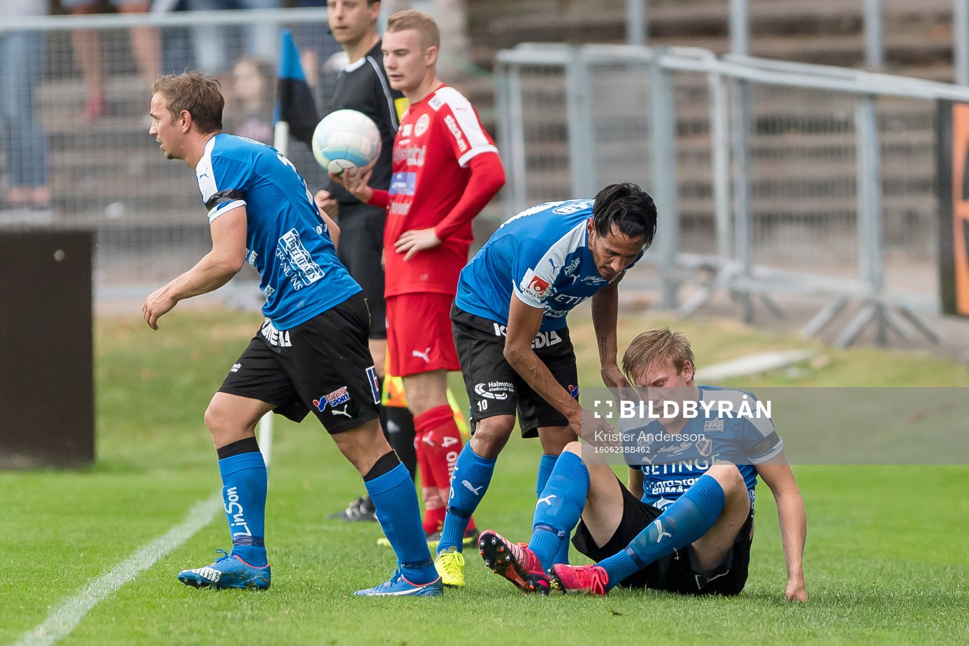 Halmstads Alexander Arvidsson blir gör sig illa