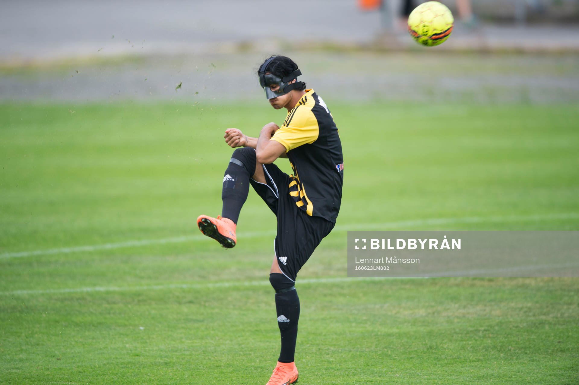 IFK Hässleholms Ameer Naseer i matchen i division 2 mellan