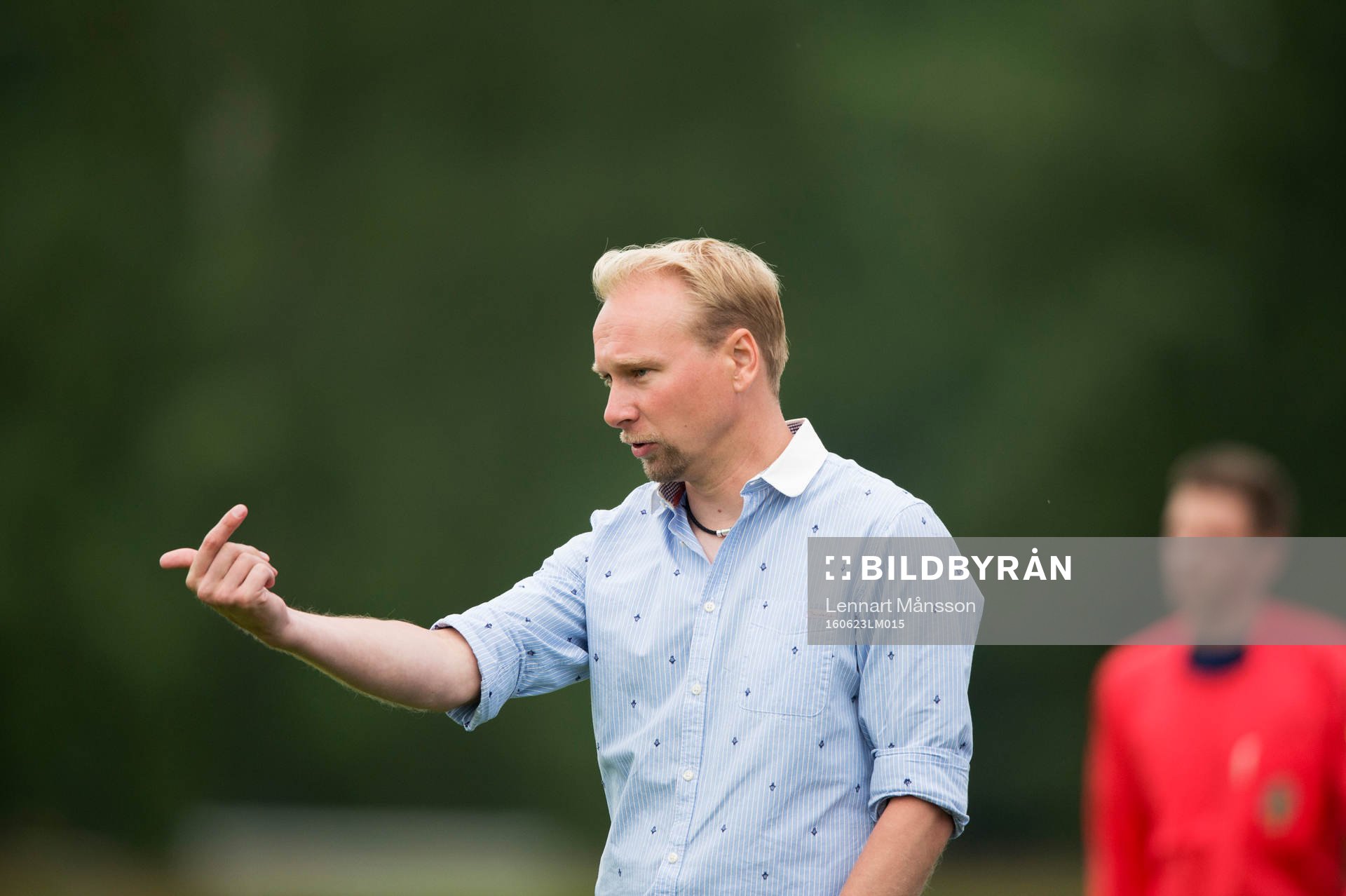 IFK Hässleholms tränare Daniel Nilsson i matchen i