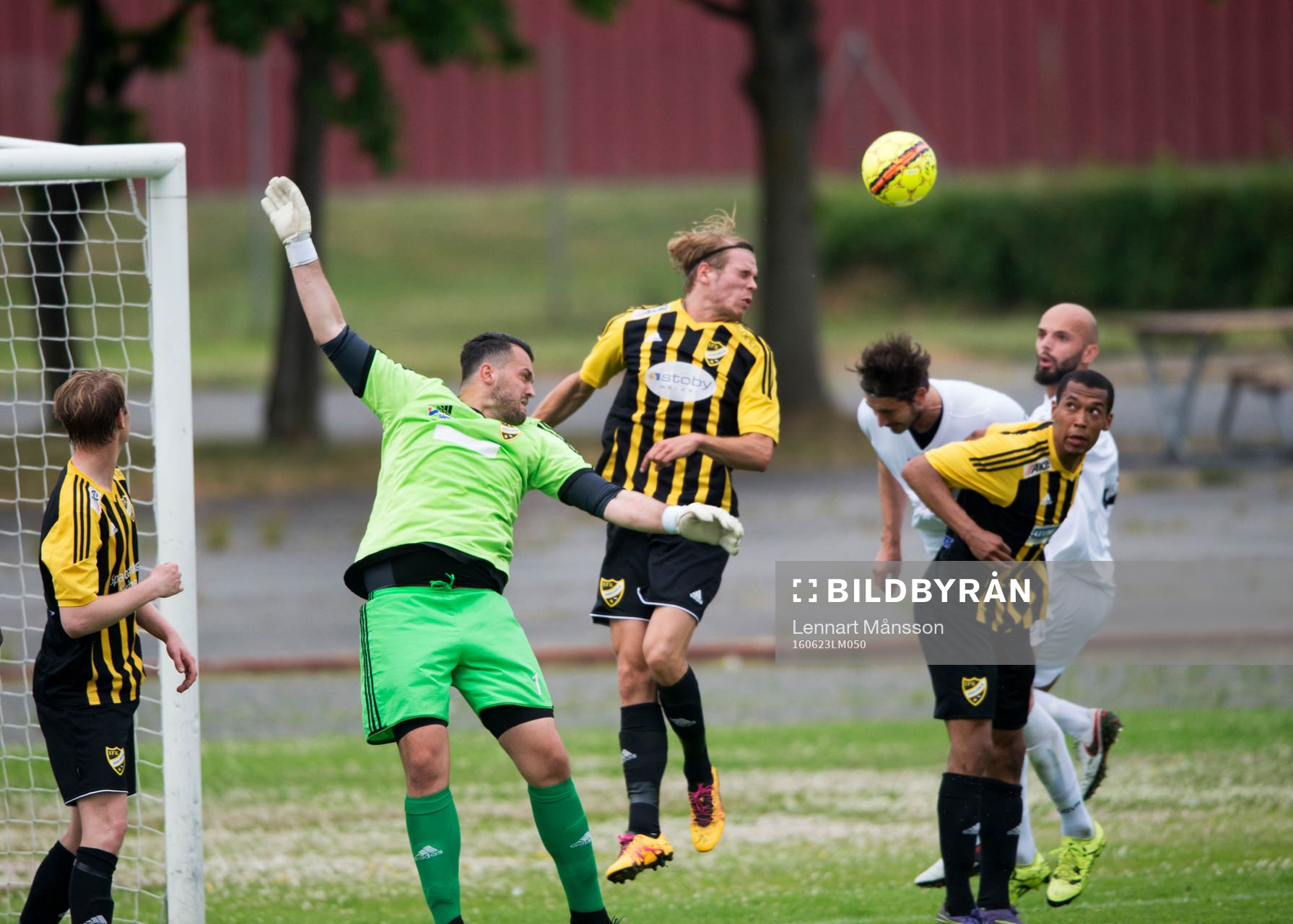 IFK Hässleholms målvakt Krenar Ejupi i matchen i division