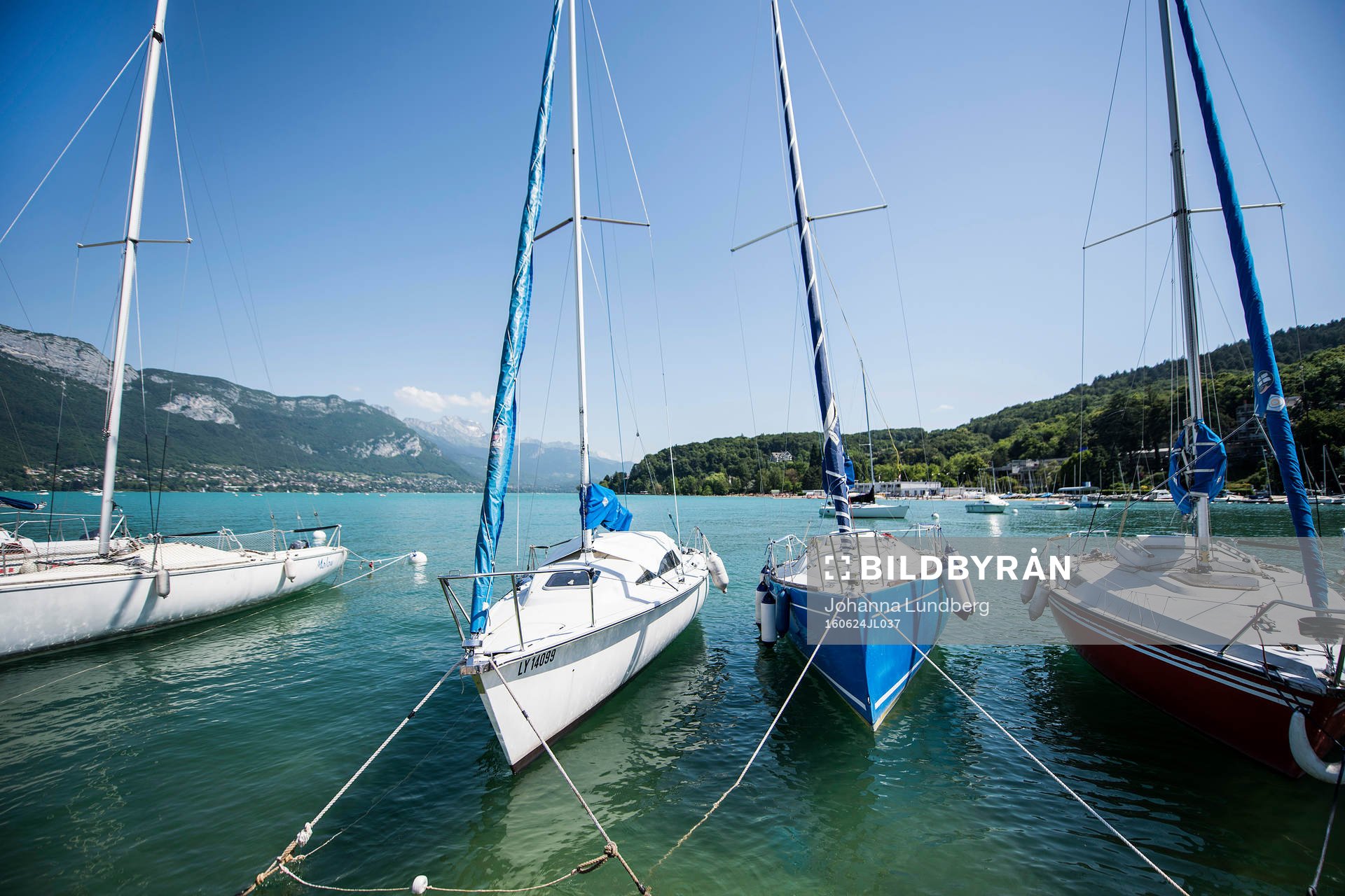 Båtar i Lake Annecy där Island har sitt basläger under fotbolls-EM den 24 juni 2016 i Annecy.