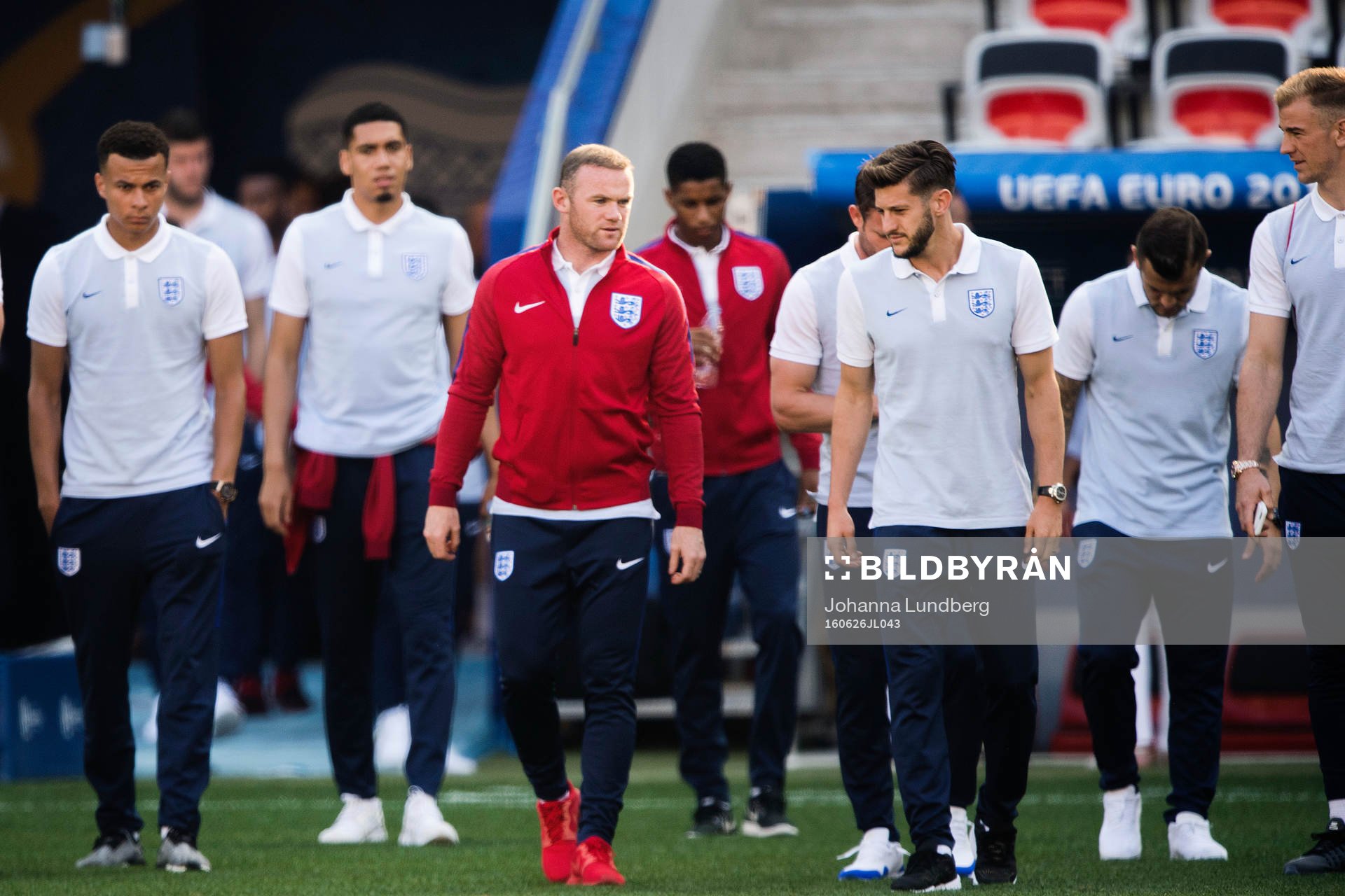 Spelarna med Wayne Rooney längst fram på Englands