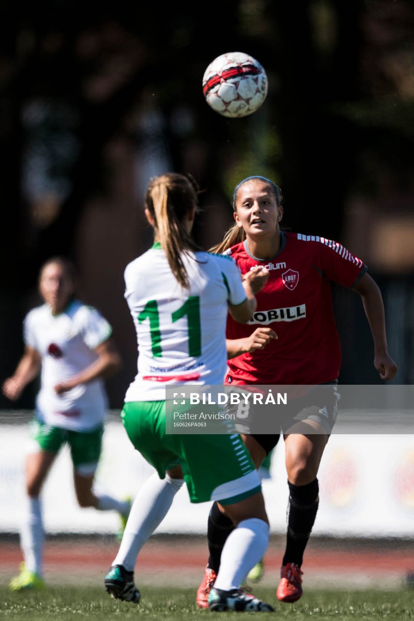 LB07s Josefine Rydle och Hammarbys Maja Norrhamn