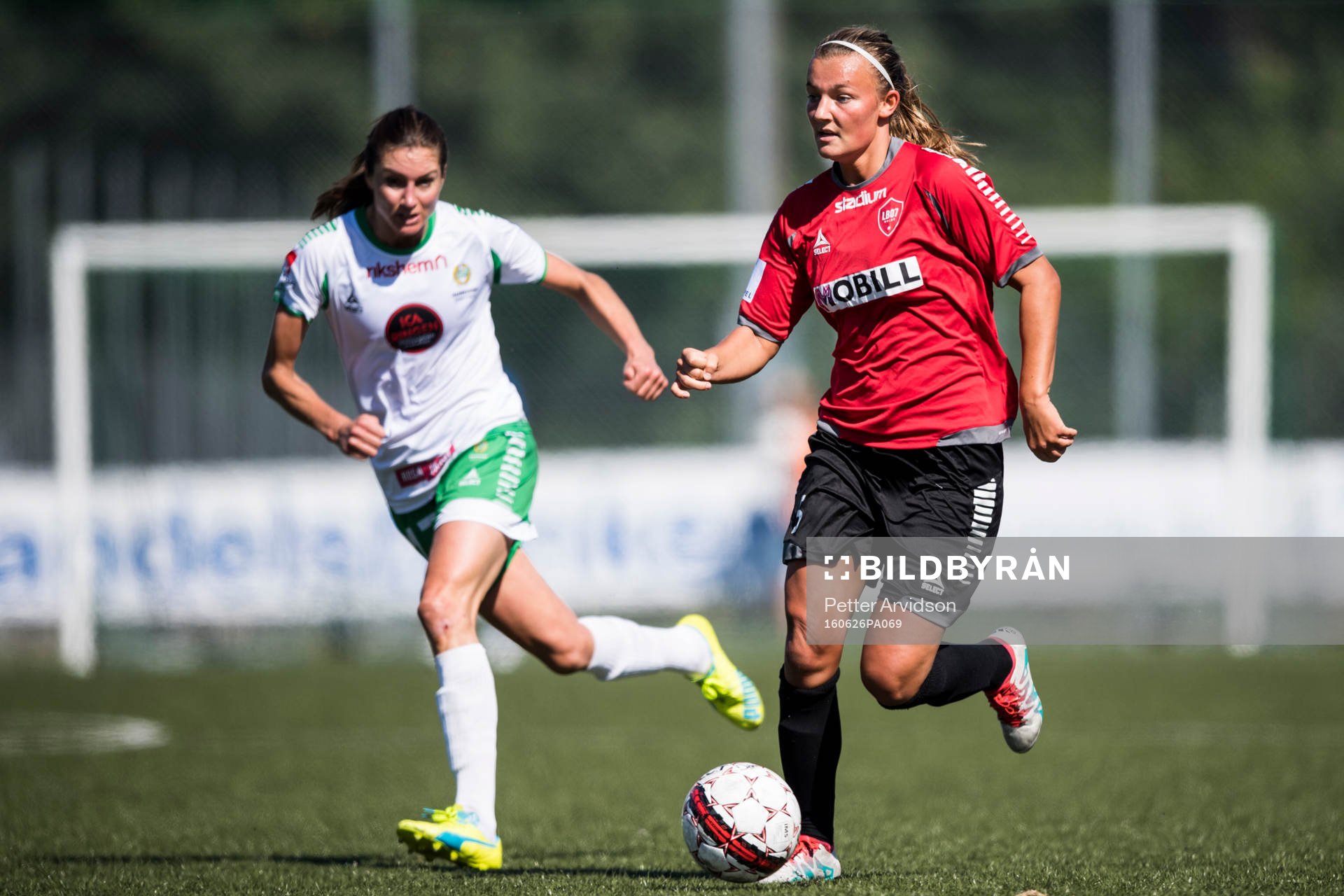 LB07s Olivia Welin och Hammarbys Madeleine Tegström