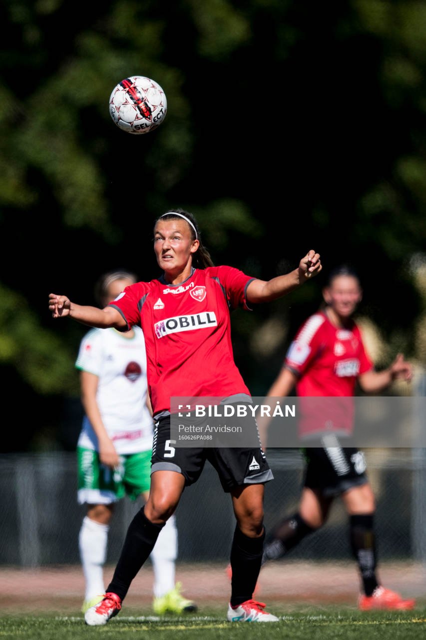 LB07s Olivia Welin under fotbollsmatchen i Elitettan mellan Limhamn Bunkeflo och Hammarby den 26 juni 2016 i Malmö.