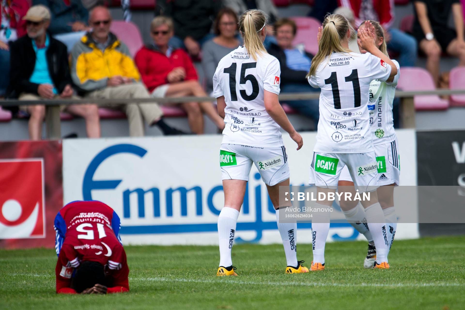 Vittsjös Josephine Chukwunonye deppar och Piteås Ellen