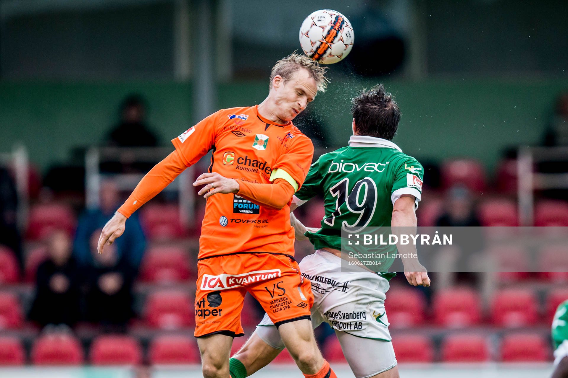Varbergs Pär Asp och Ljungskiles Hannes Stiller i duell