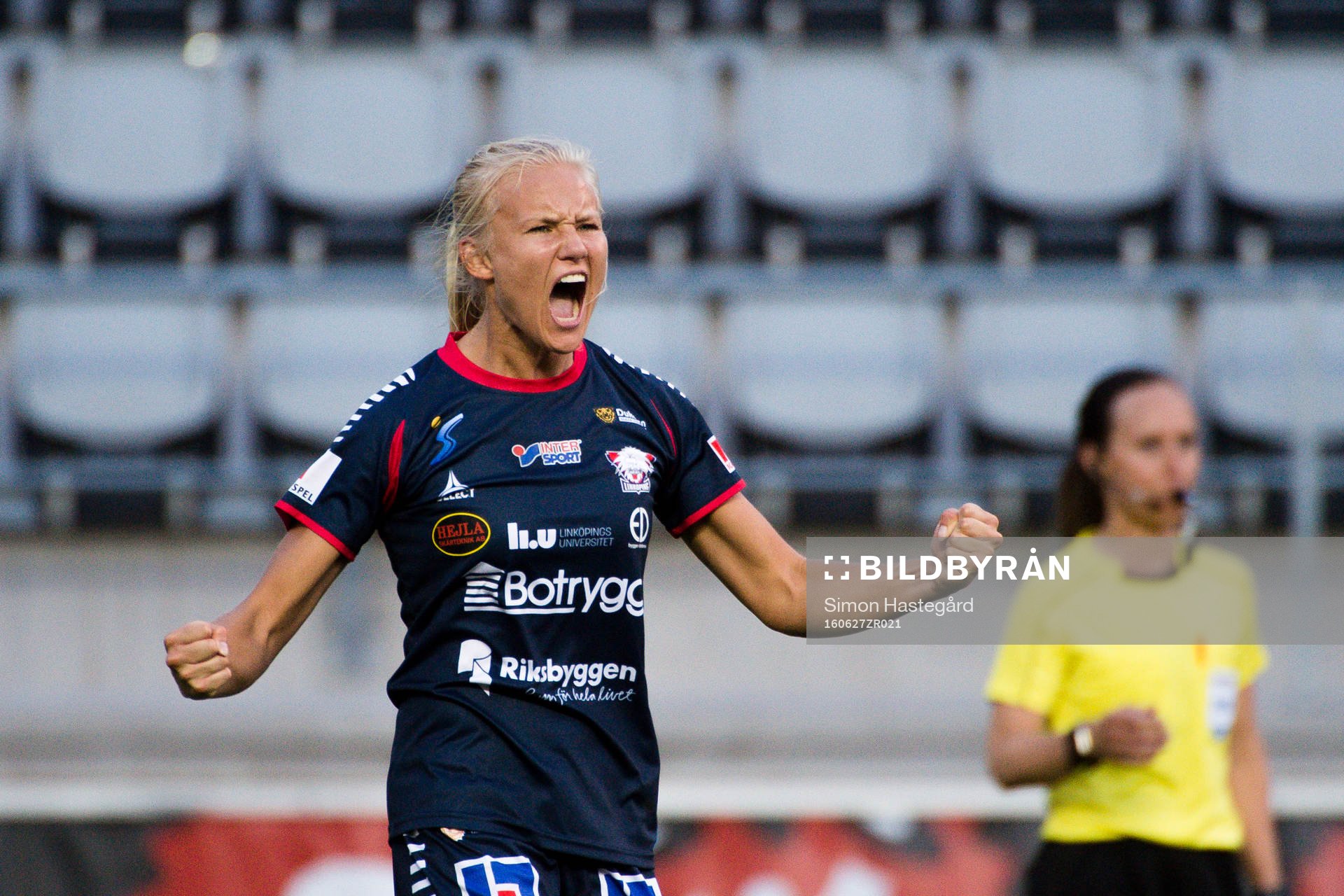 Linköpings Pernille Mosegaard Harder jublar efter  fotbollsmatchen i damallsvenskan mellan Linköping FC och Kopparbergs/Göteborg den 27 juni 2016 i Linköping.
