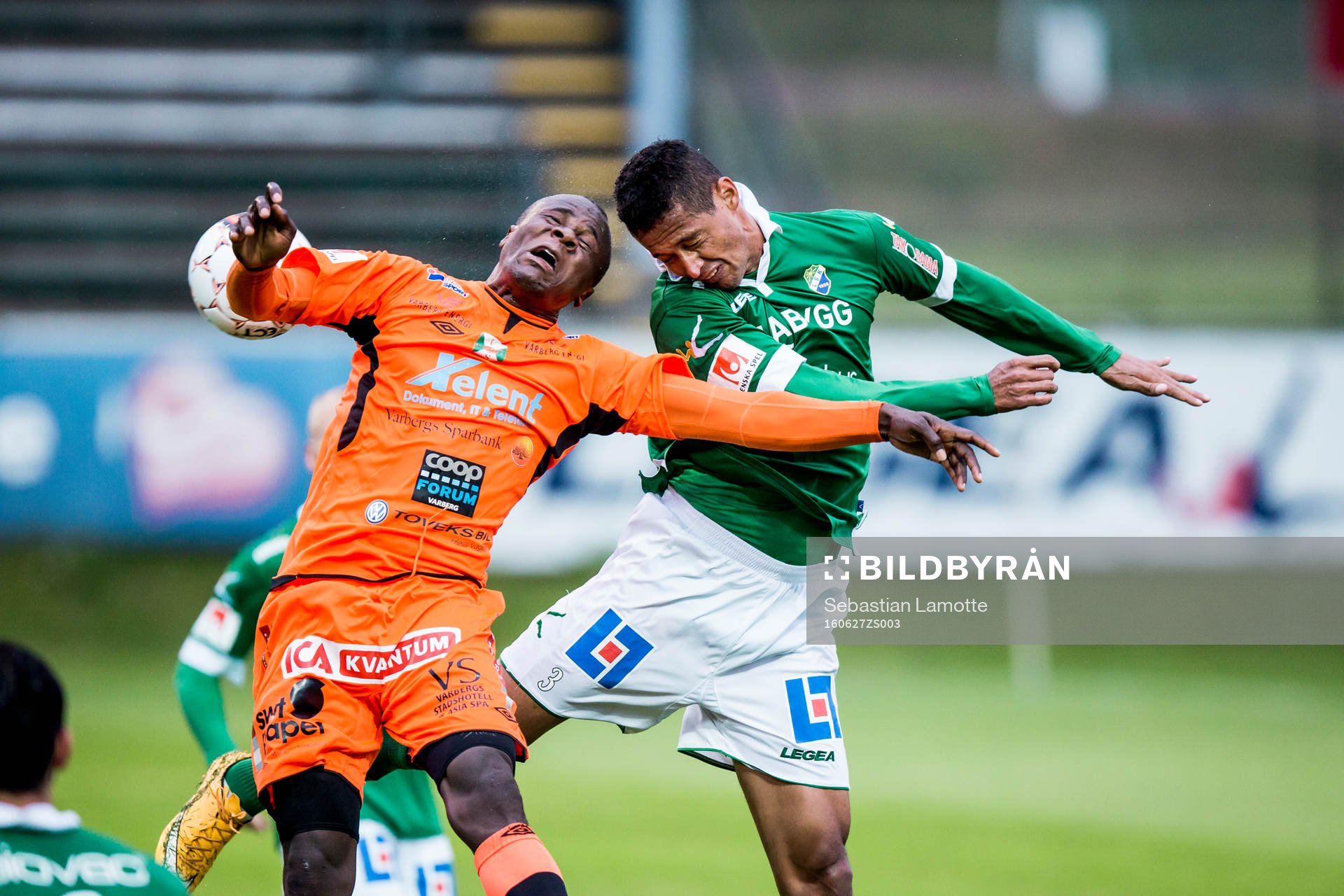 Ljungskiles Josemar Santana Silva och Varbergs Nsima Peter