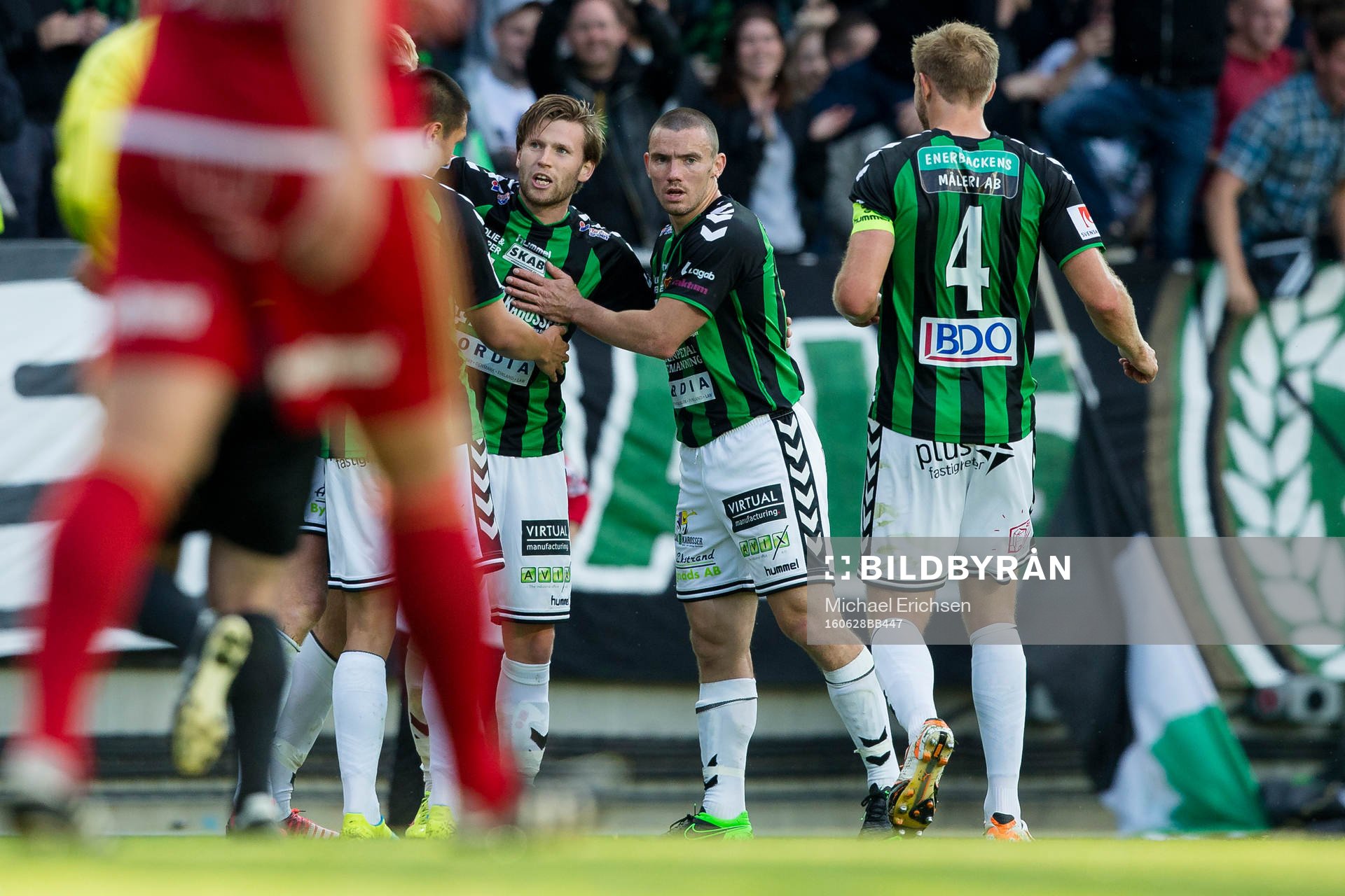 GAIS Johan Lundgren jublar och omfamnas