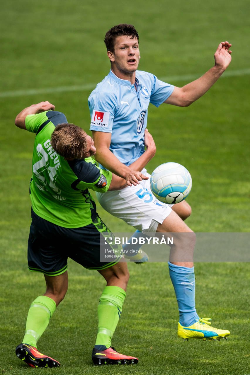 Malmö FFs Mattias Andersson och Odense Mathias Greve
