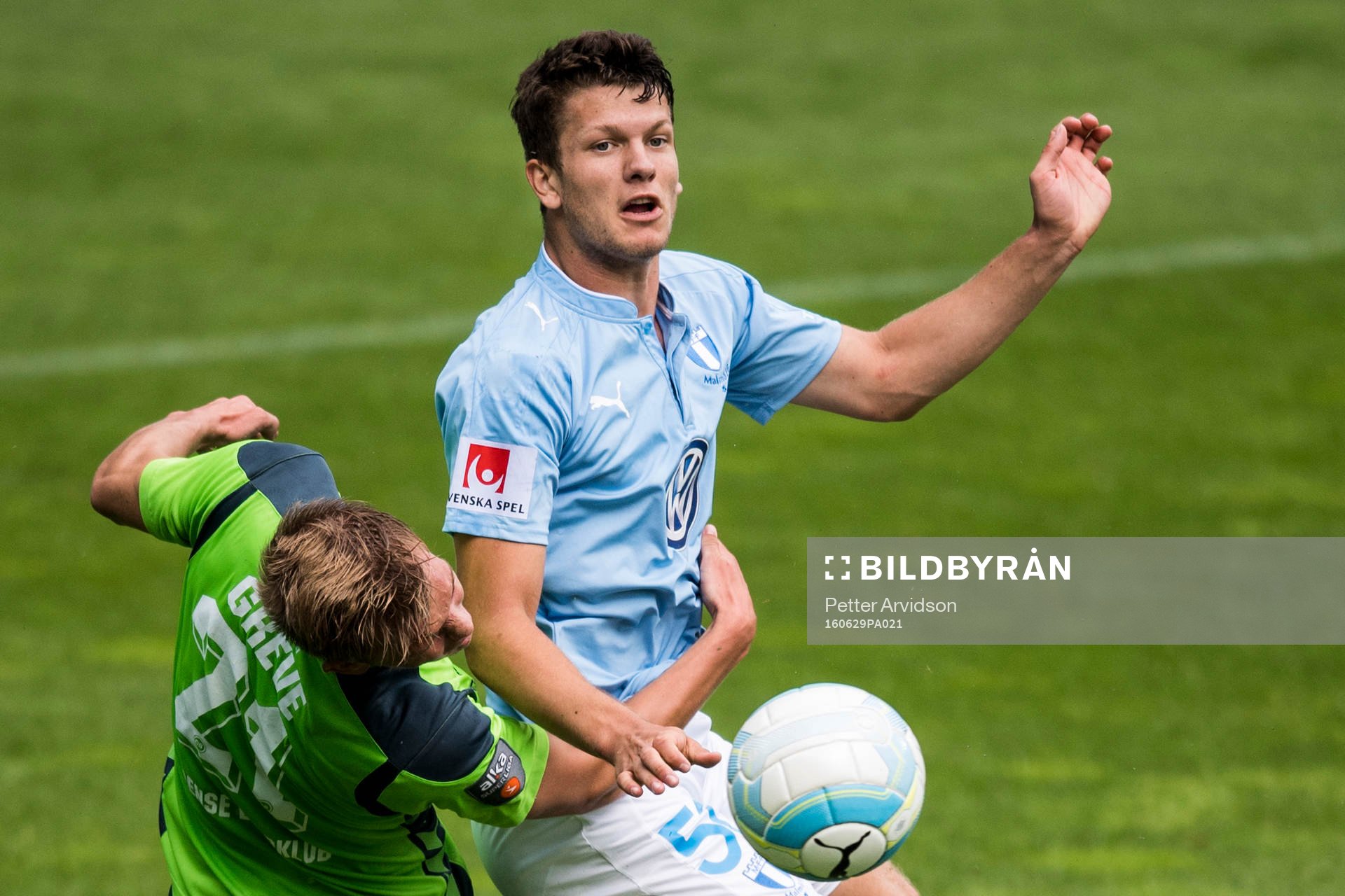 Malmö FFs Mattias Andersson och Odense Mathias Greve