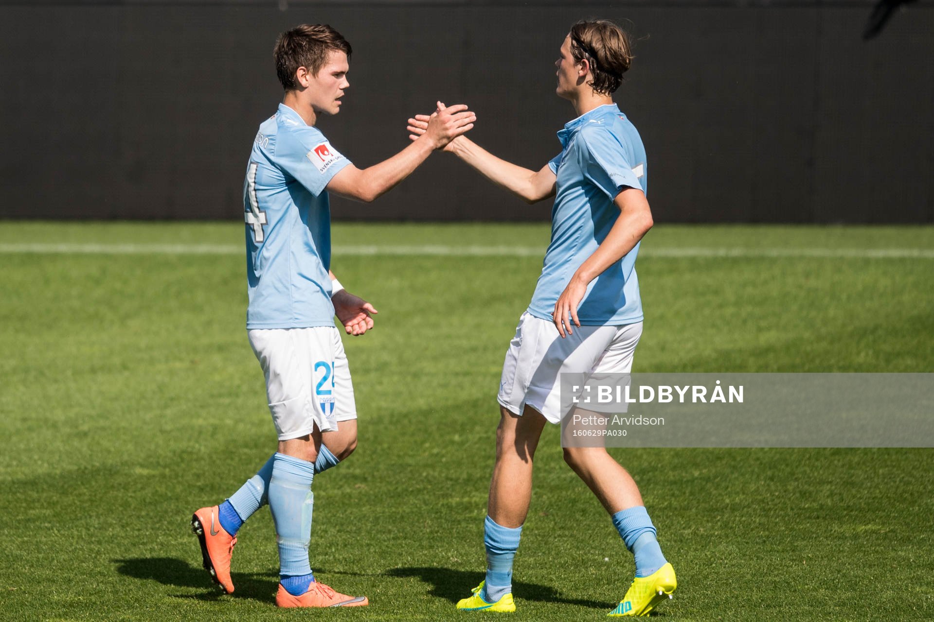 Malmö FFs Vidar Örn Kjartansson jublar med Hugo Andersson