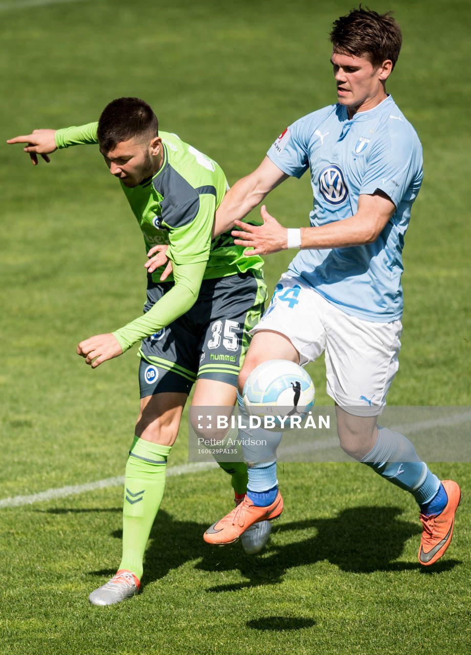 Odense Frederik Tingager och Malmö FFs Vidar Örn