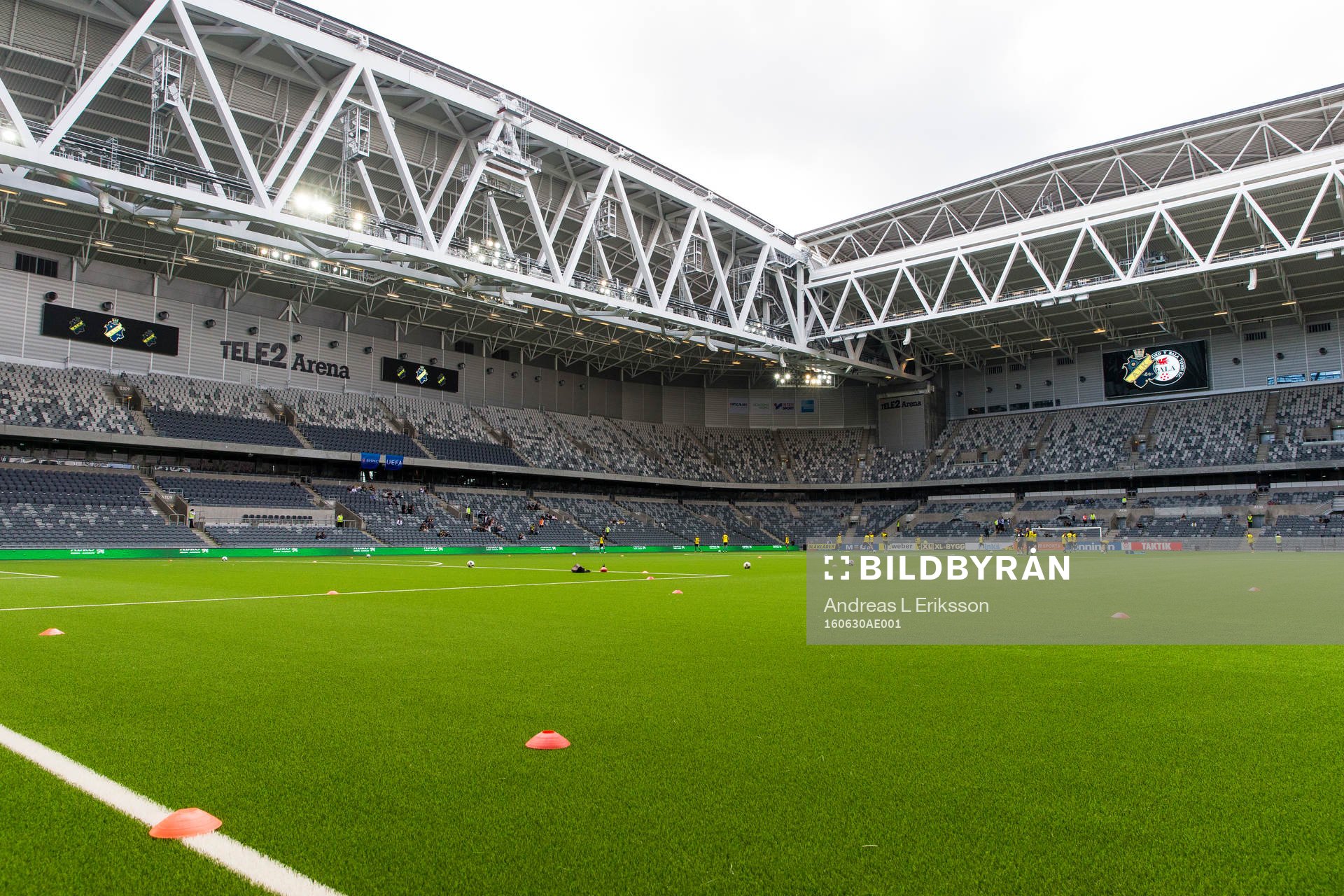 Tele2 Arena med nytt konstgräs