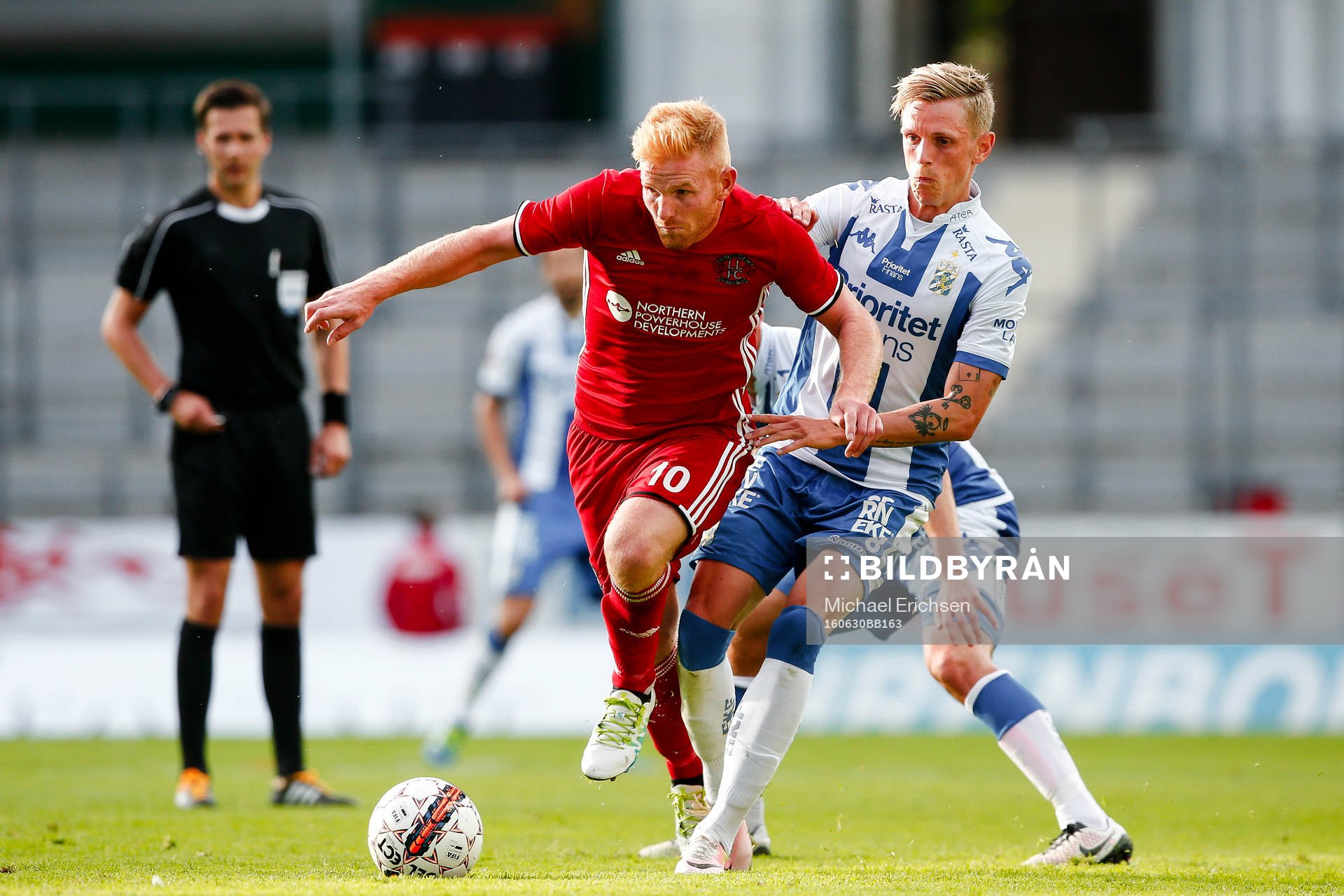 Llandudnos Marc Williams och IFK Göteborgs Sören Rieks
