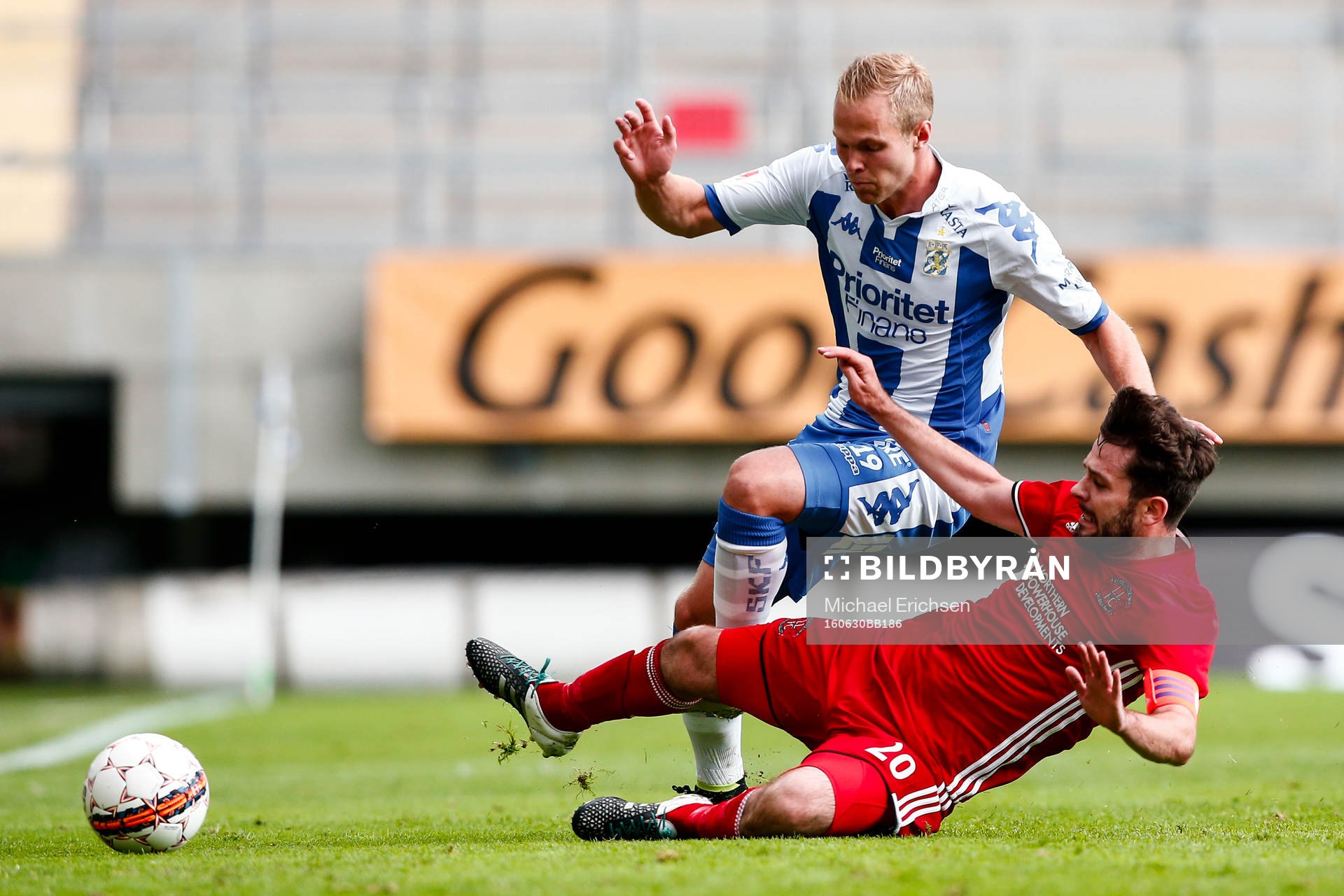 IFK Göteborgs Gustav Engvall och Llandudnos Thomas Dix