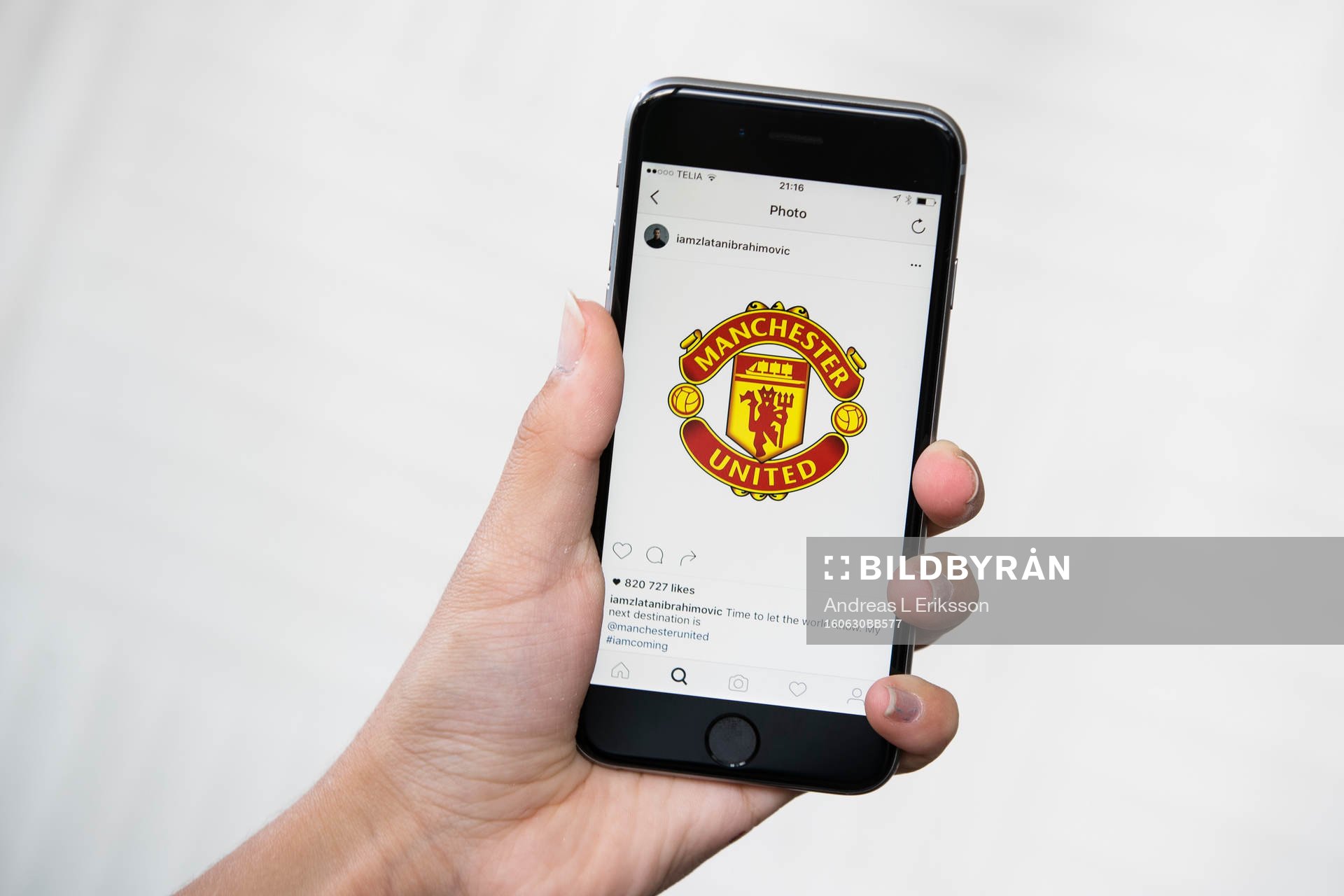 Zlatan Ibrahimovic bekräftar övergången till Manchester