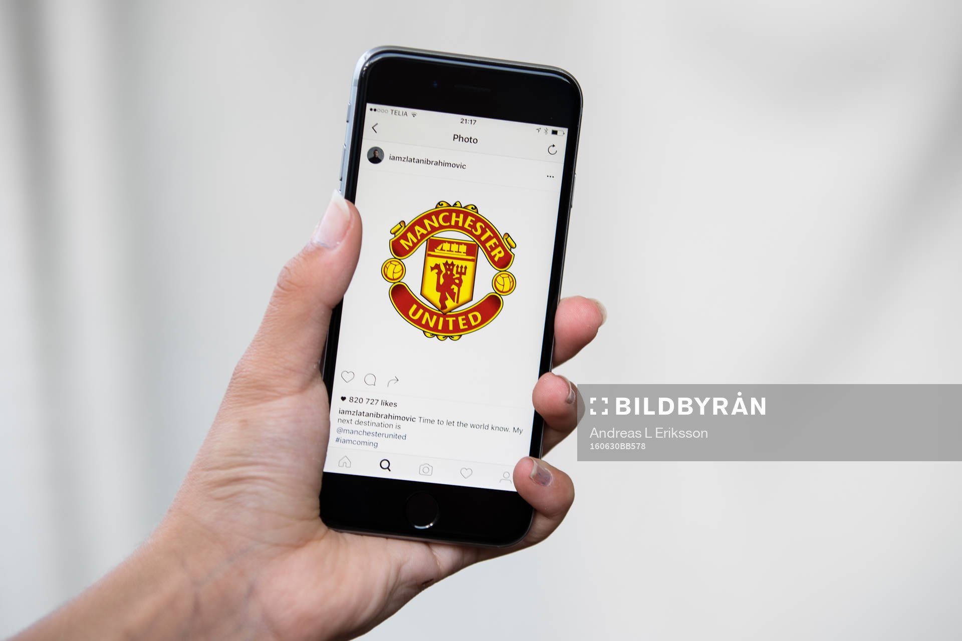 Zlatan Ibrahimovic bekräftar övergången till Manchester