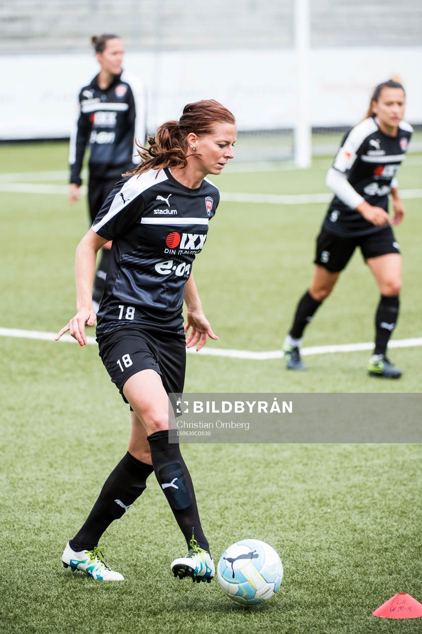 Lotta Schelin