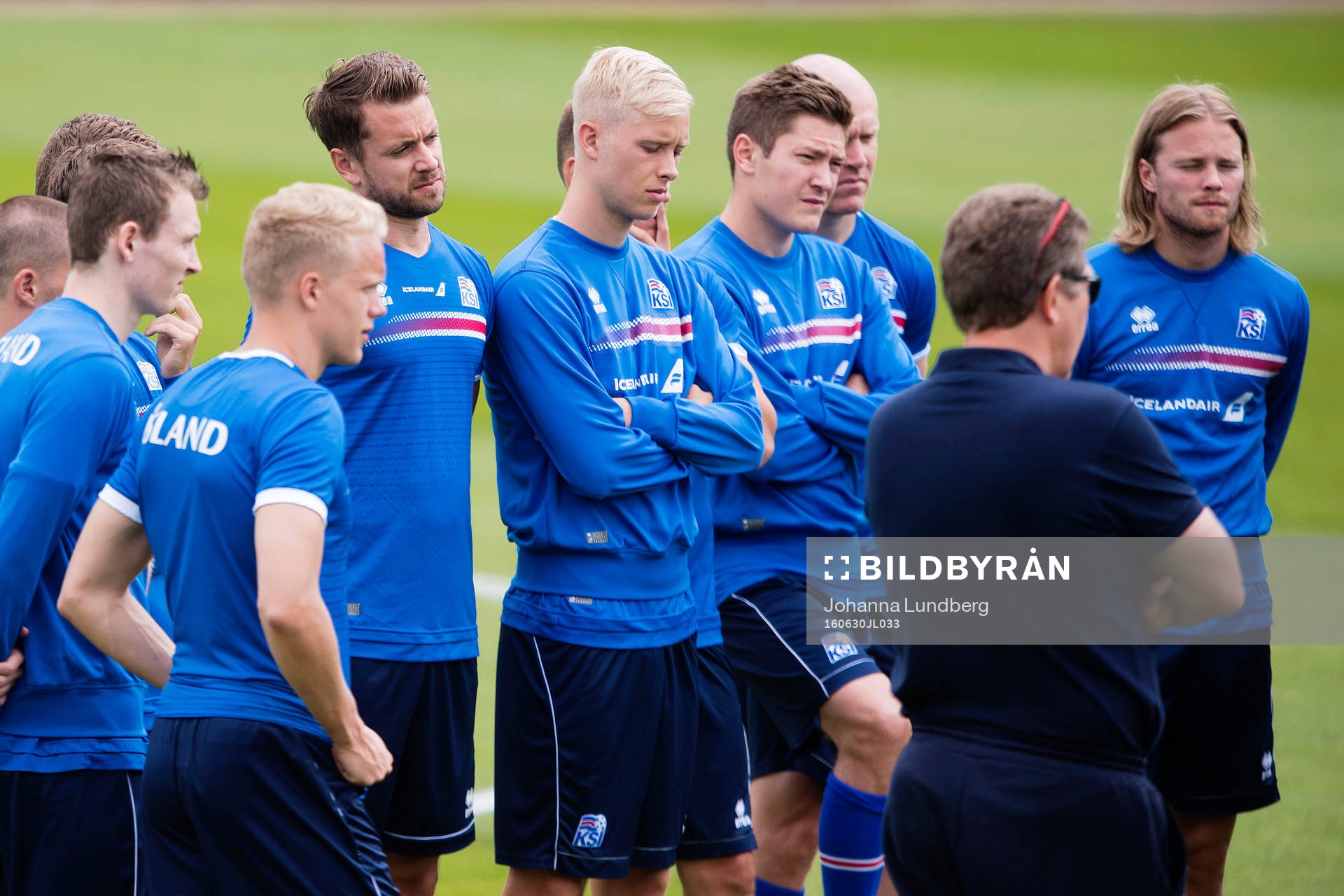 Spelarna med Kári Arnason i mitten på Islands