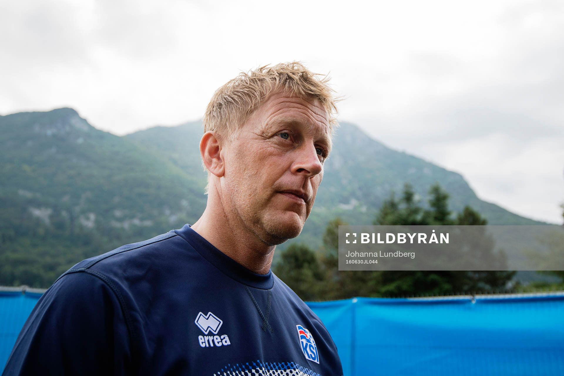 förbundskapten Heimir Hallgrimsson pratar med media i