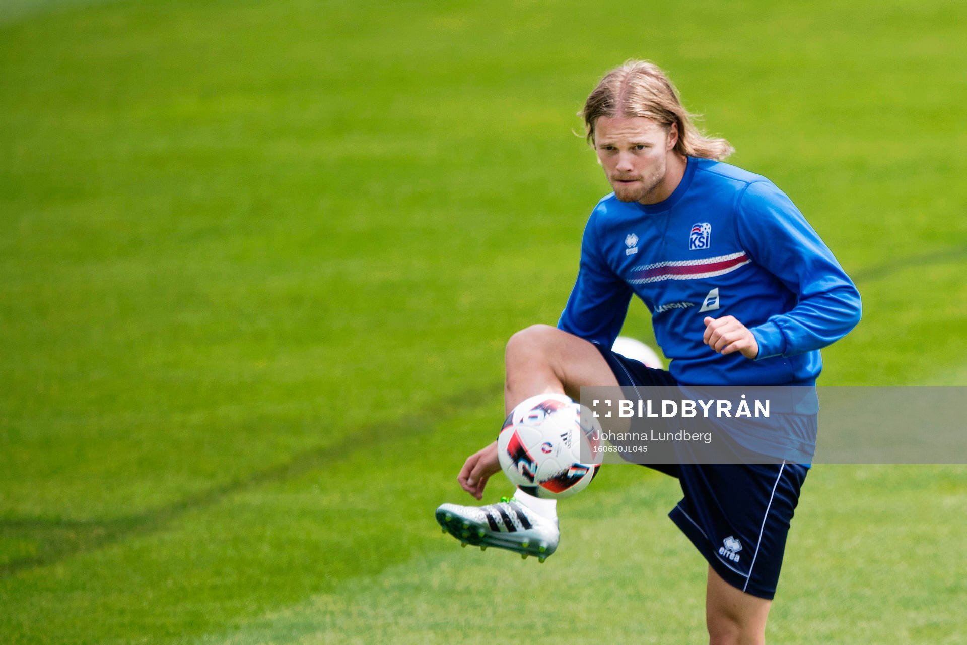 Birkir Bjarnason på Islands fotbollslandslags träning under fotbolls-EM den 30 juni 2016 i Annecy.