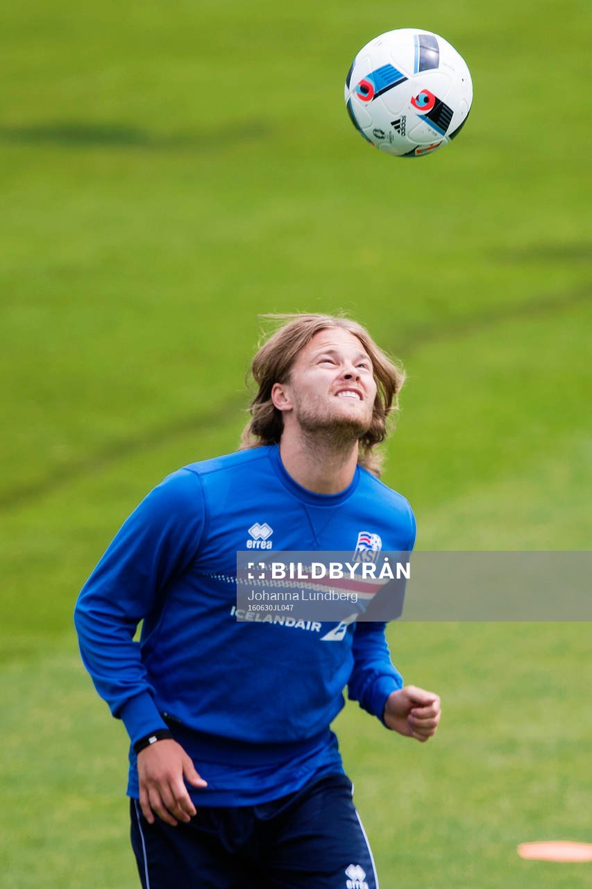Birkir Bjarnason på Islands fotbollslandslags träning