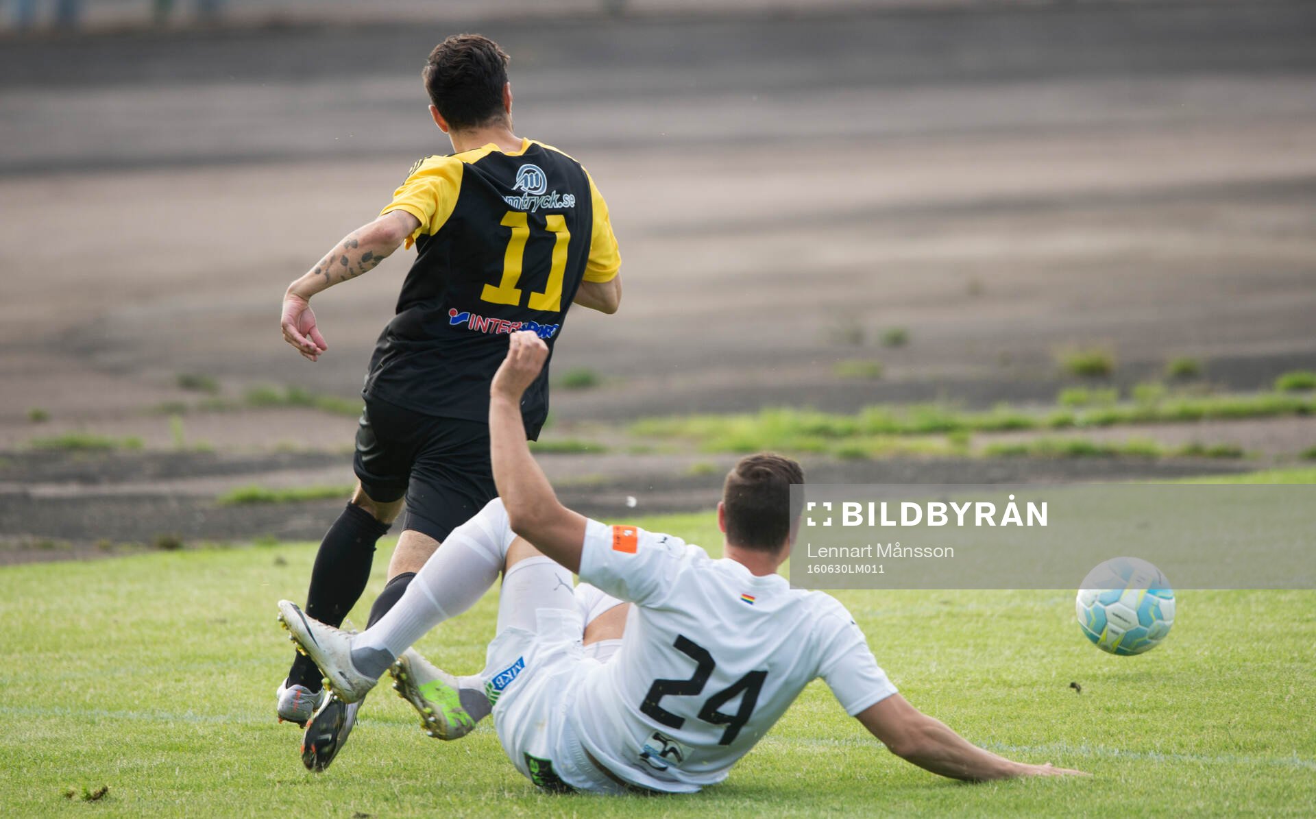 Tackling bakifrån i matchen i division 2 mellan Rosengård