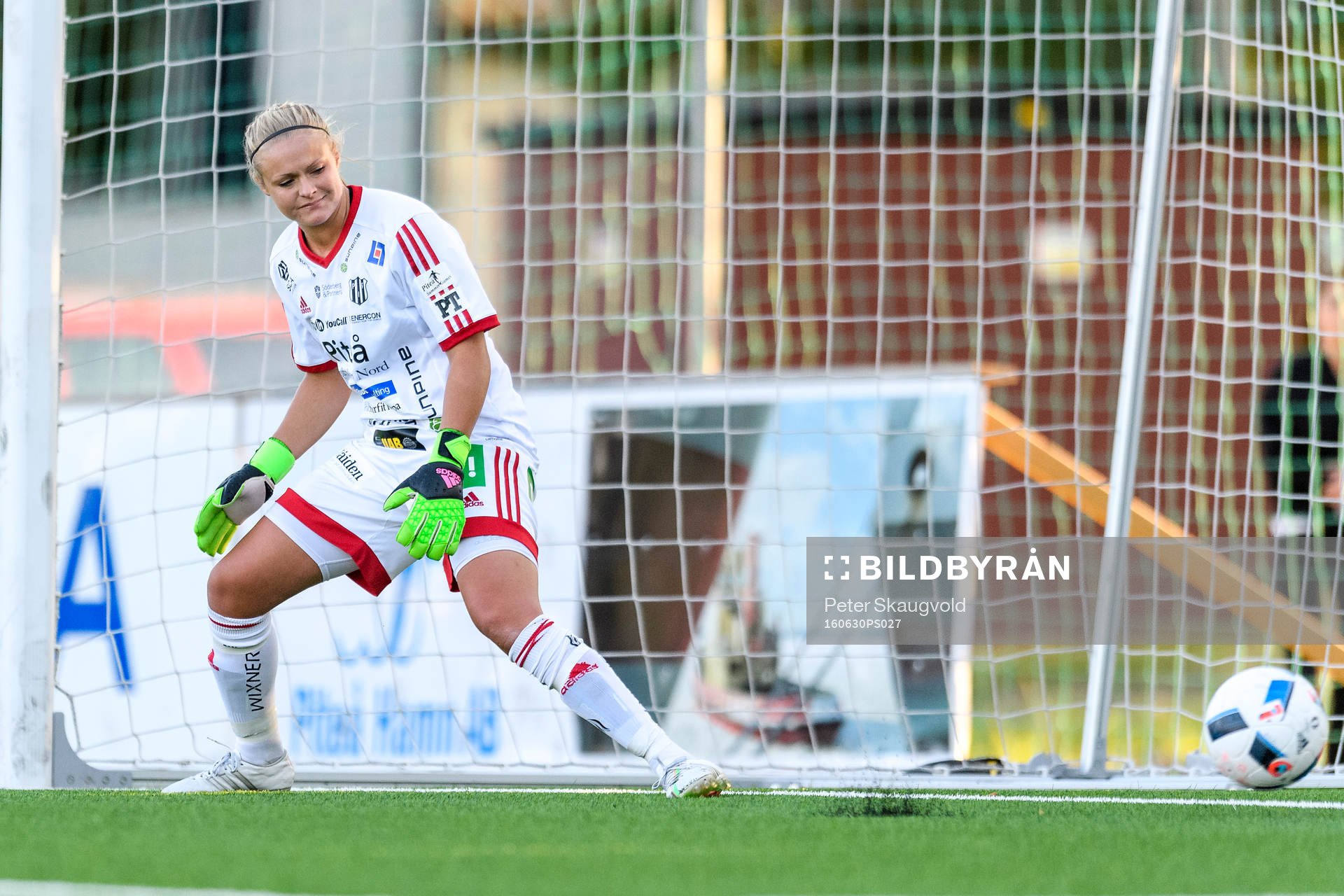 s Mimmi Larsson (ej i bild) gör mål på straff