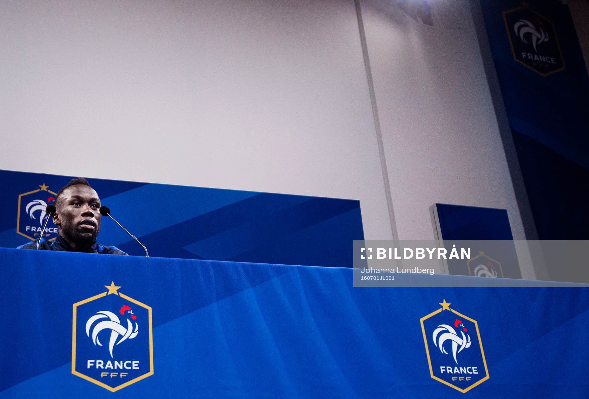 Bacary Sagna på Frankrikes fotbollslandslags presskonferens under fotbolls-EM den 1 juli 2016 i Clairefontaine.