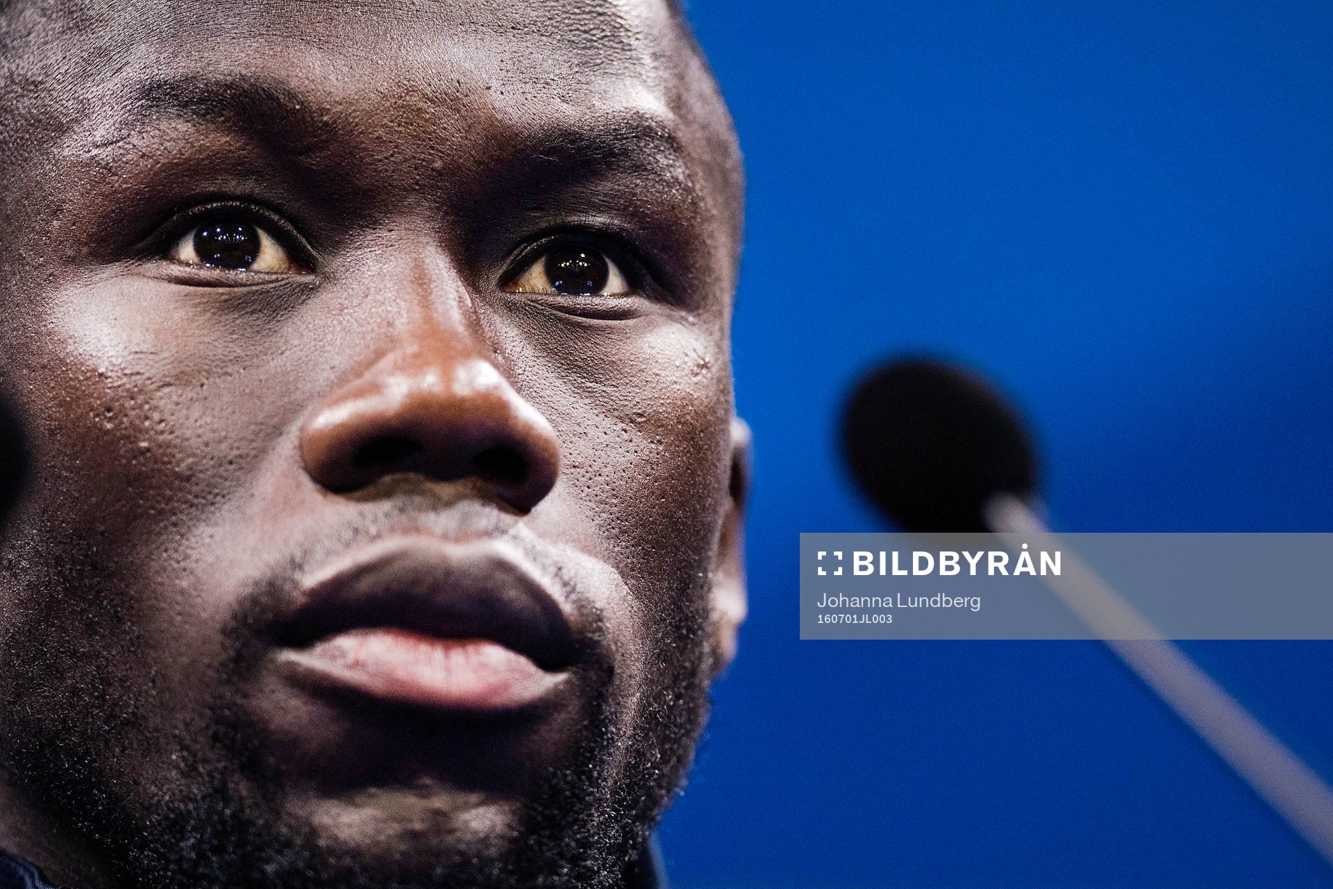 Bacary Sagna på Frankrikes fotbollslandslags presskonferens