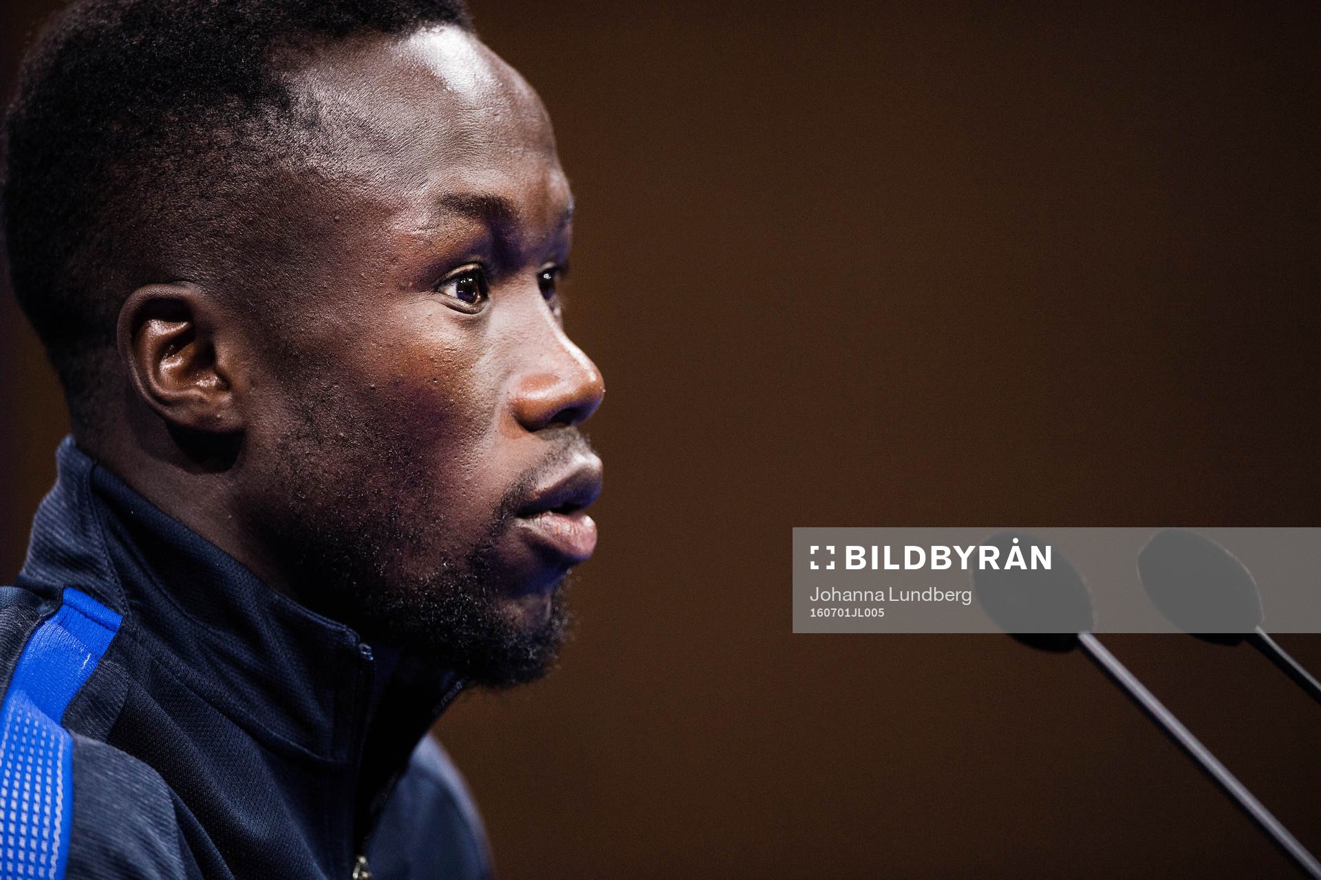Bacary Sagna på Frankrikes fotbollslandslags presskonferens
