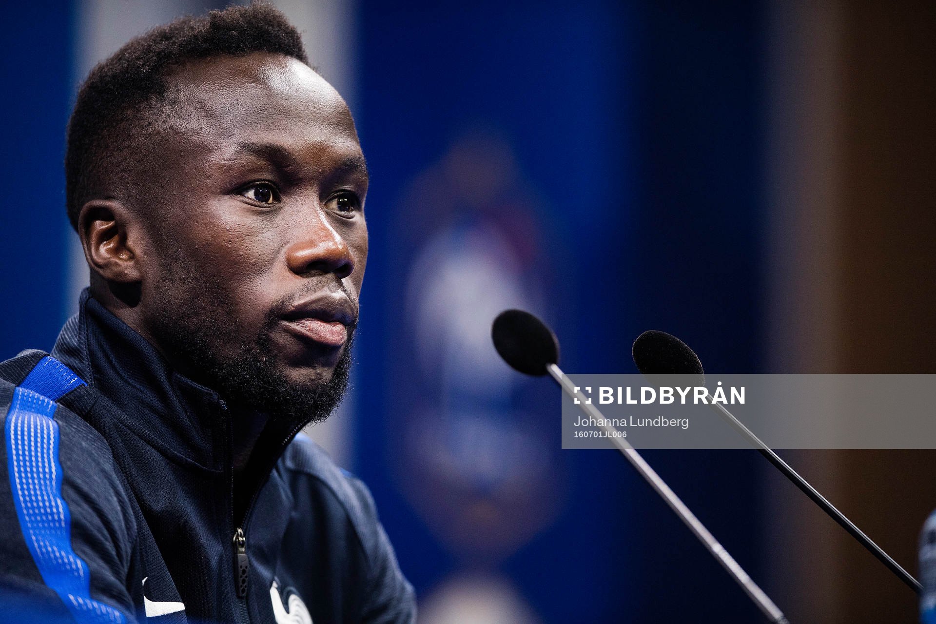 Bacary Sagna på Frankrikes fotbollslandslags presskonferens