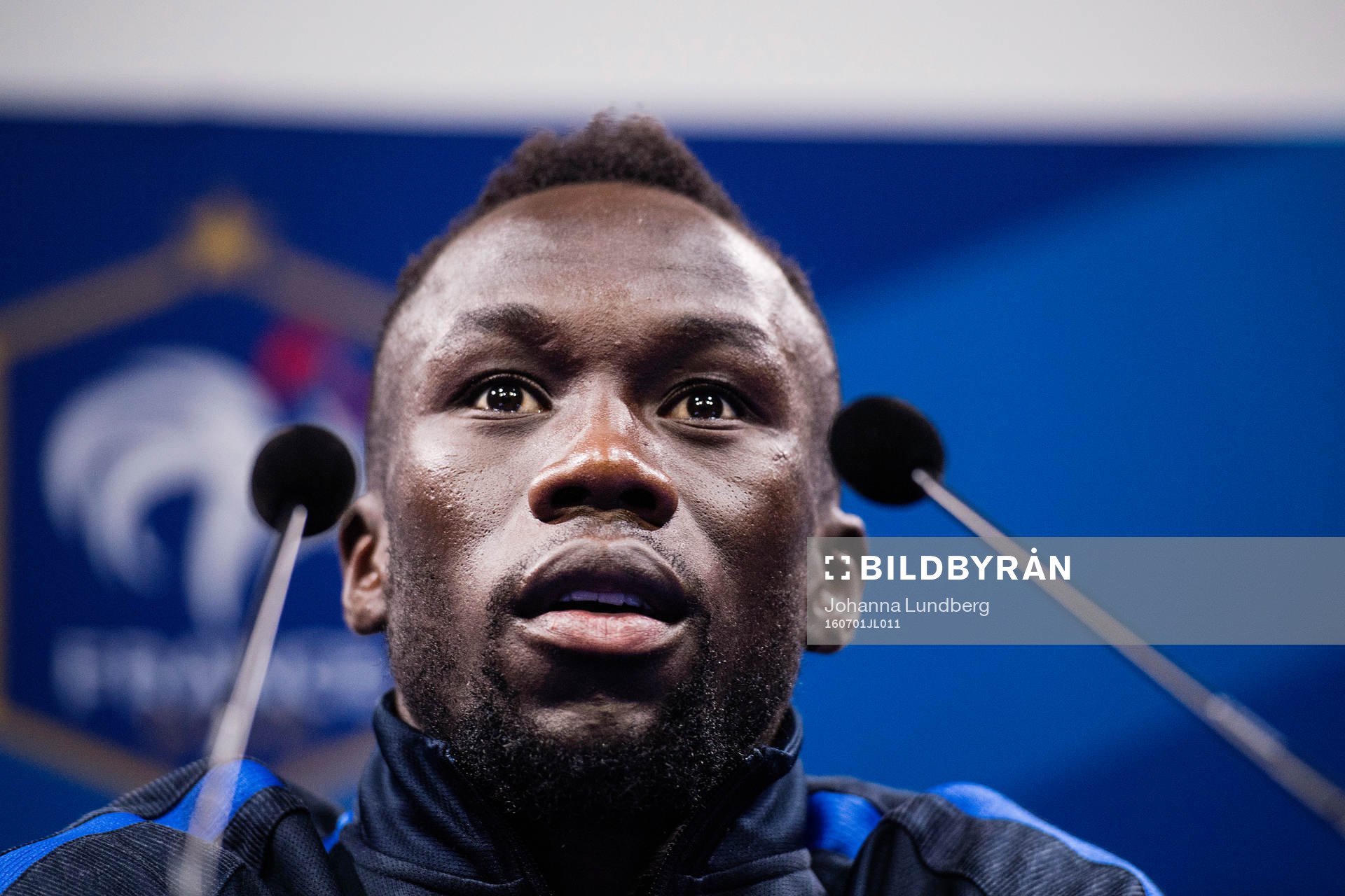 Bacary Sagna på Frankrikes fotbollslandslags presskonferens