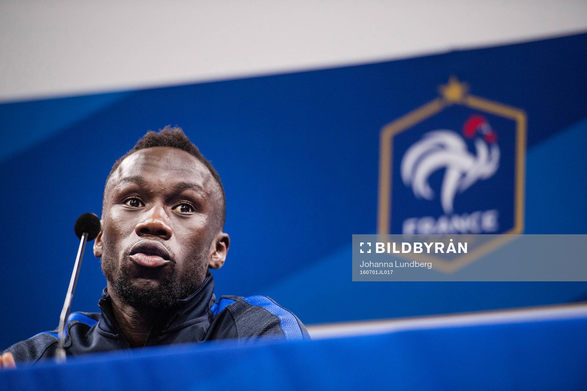 Bacary Sagna på Frankrikes fotbollslandslags presskonferens