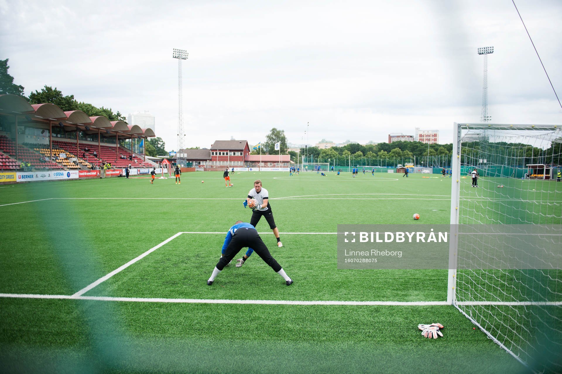 Athletics spelare värmer upp
