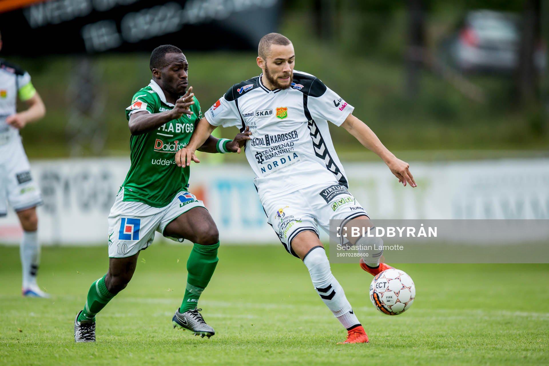 GAIS Malkolm Moenza före Ljungskiles Ahmed Suleiman
