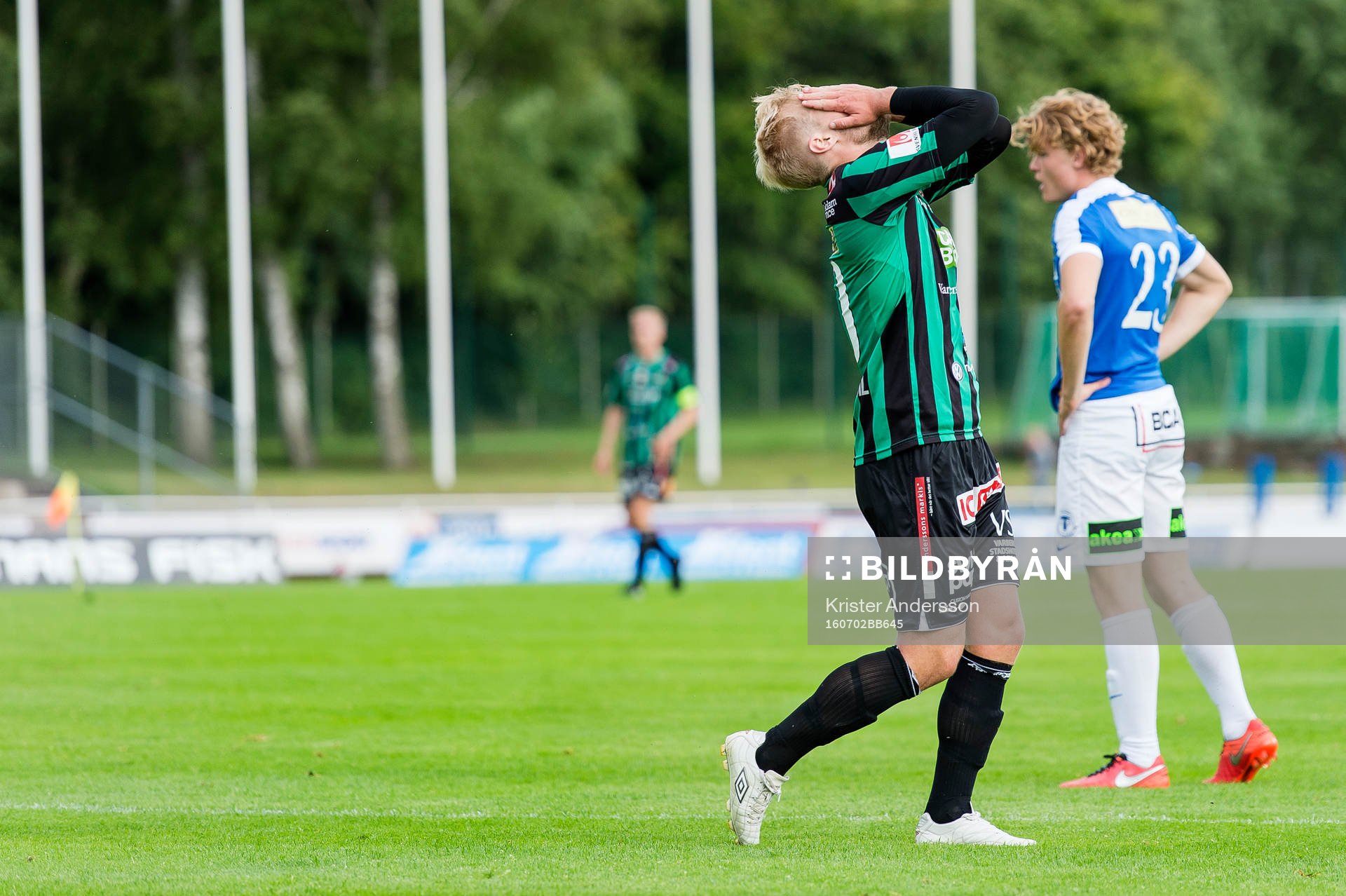 Varbergs Sebastian Crona deppar