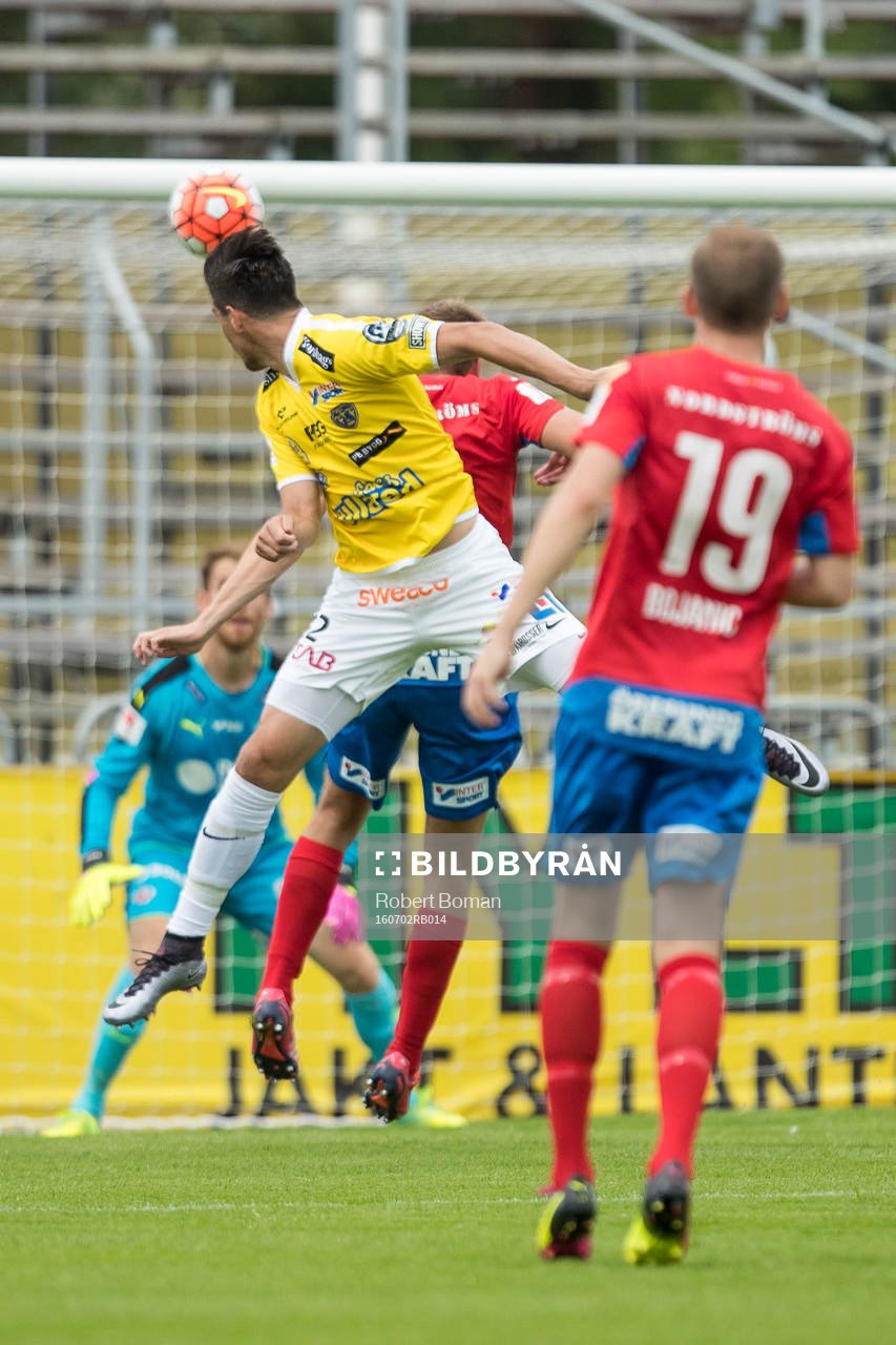 Falkenbergs Zlatan Krizanovic nickar mot mål