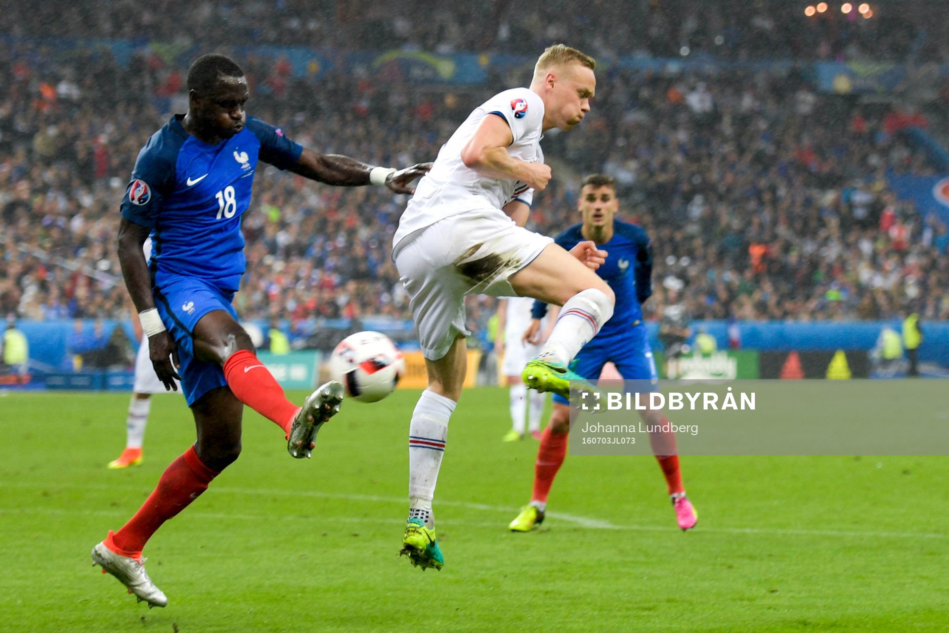Islands Kolbeinn Sigthorsson och Frankrikes Moussa Sissoko