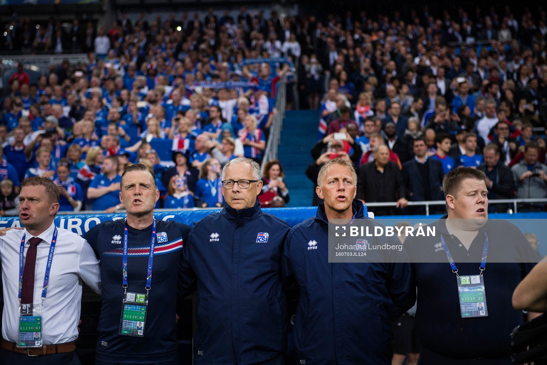 Islands förbundskapten Lars Lagerbäck och förbundskapten Heimir Hallgrimsson under fotbollsmatchen mellan Frankrike och Island under fotbolls-EM den 3 juli 2016 i Saint-Denis.
