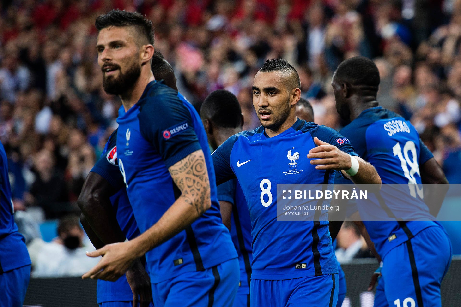 Frankrikes Dimitri Payet jublar med Olivier Giroud  och