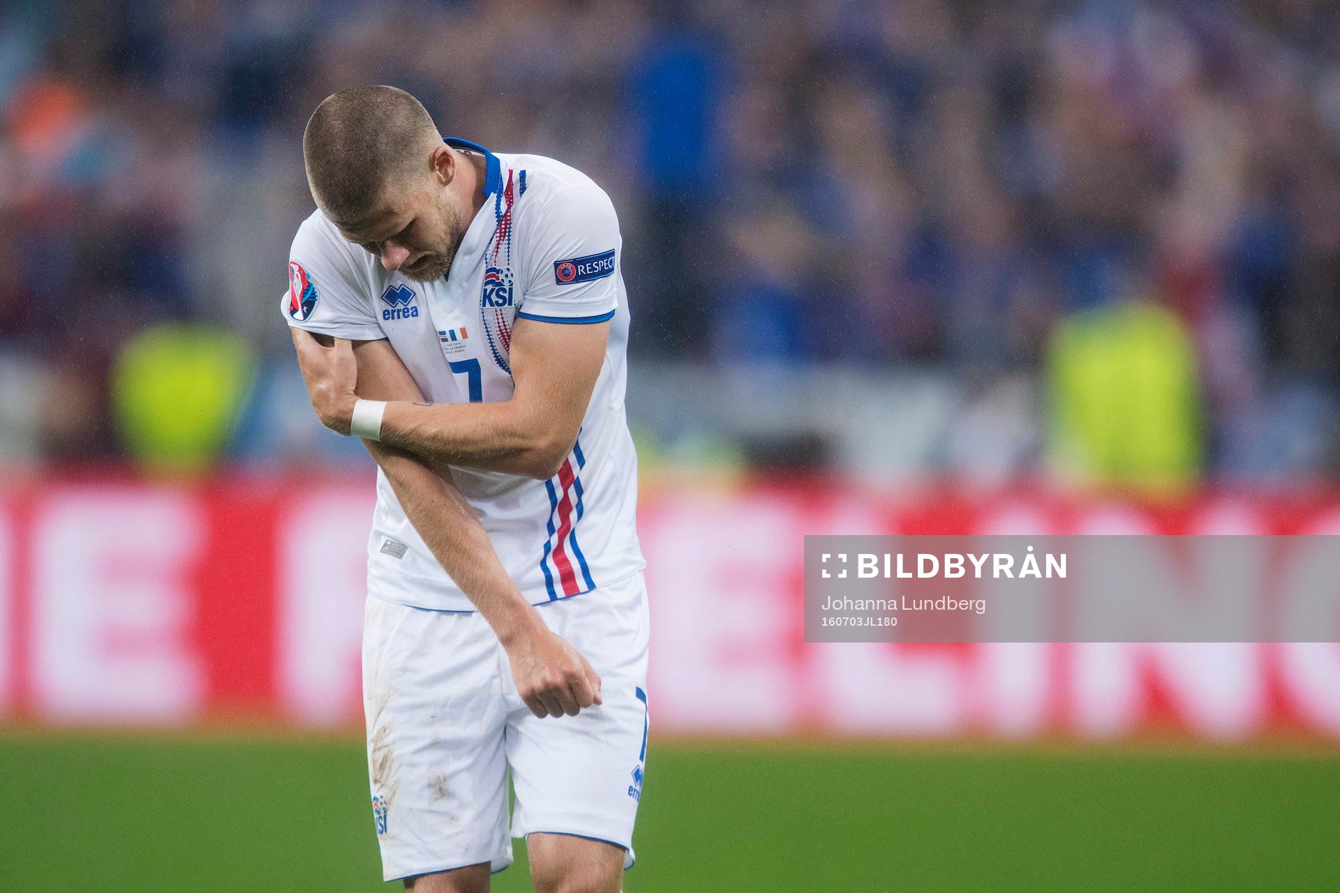 Islands Johann Gudmundsson får ont