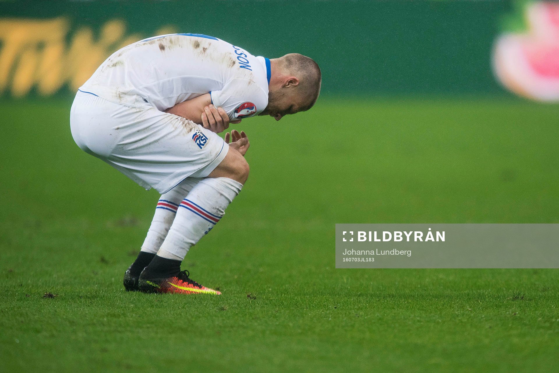 Islands Johann Gudmundsson får ont