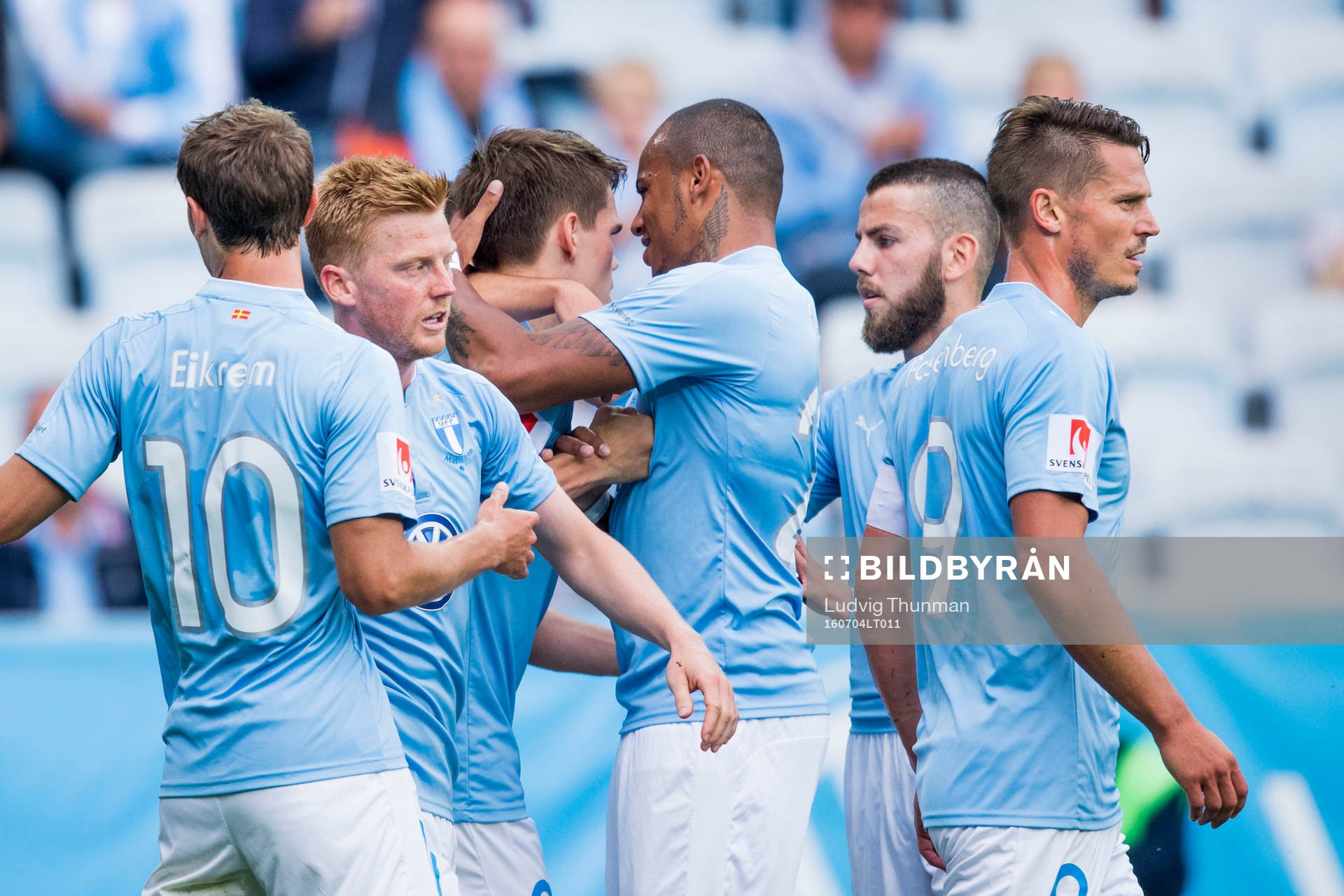 Malmö FFs spelare jublar med Vidar Örn Kjartansson som