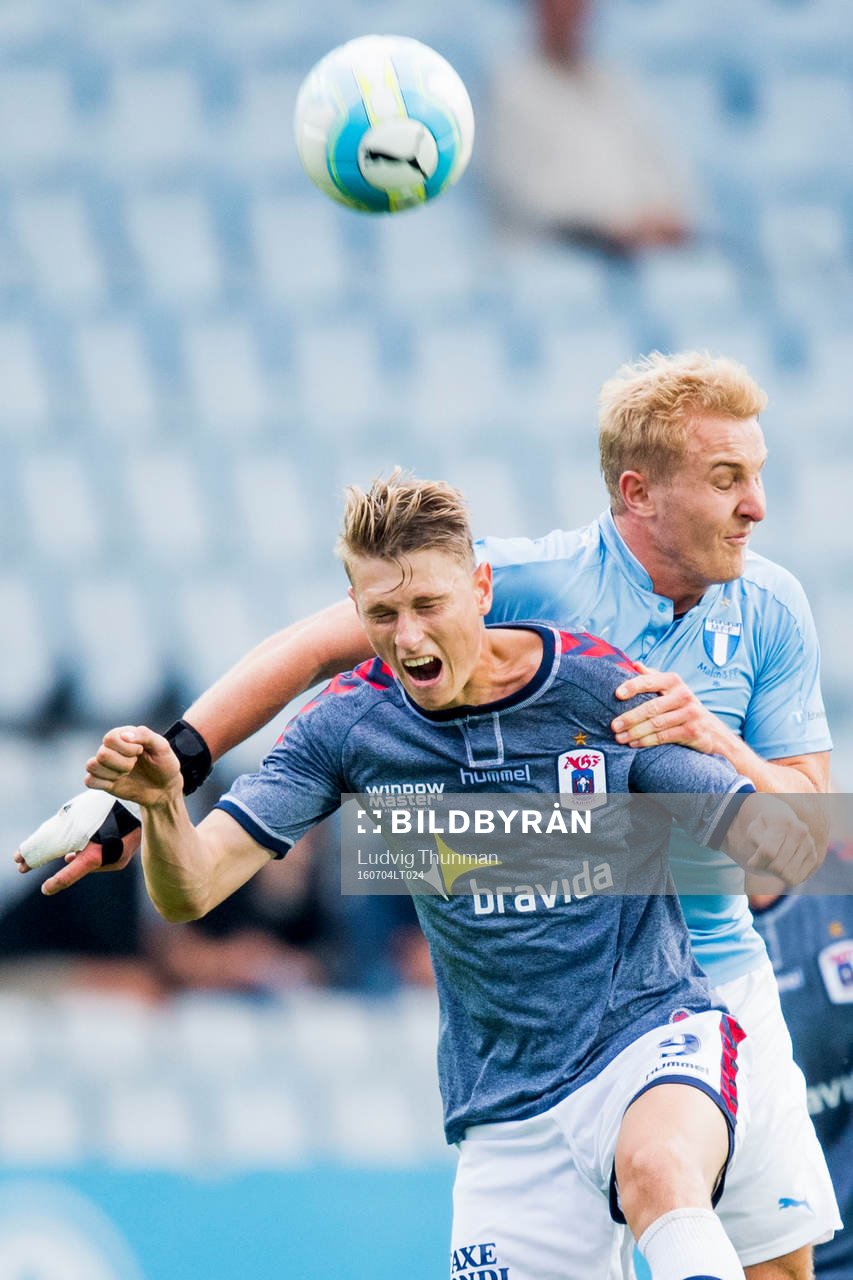 AGF Aarhus Kasper Junker och Malmö FFs Franz Brorsson