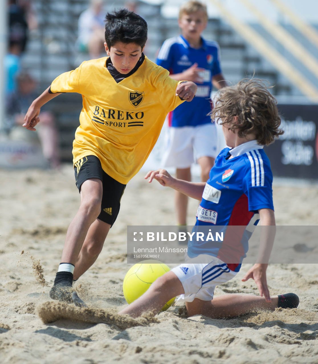 i matchen i beachsoccer med IFK Hässleholms pojkar födda