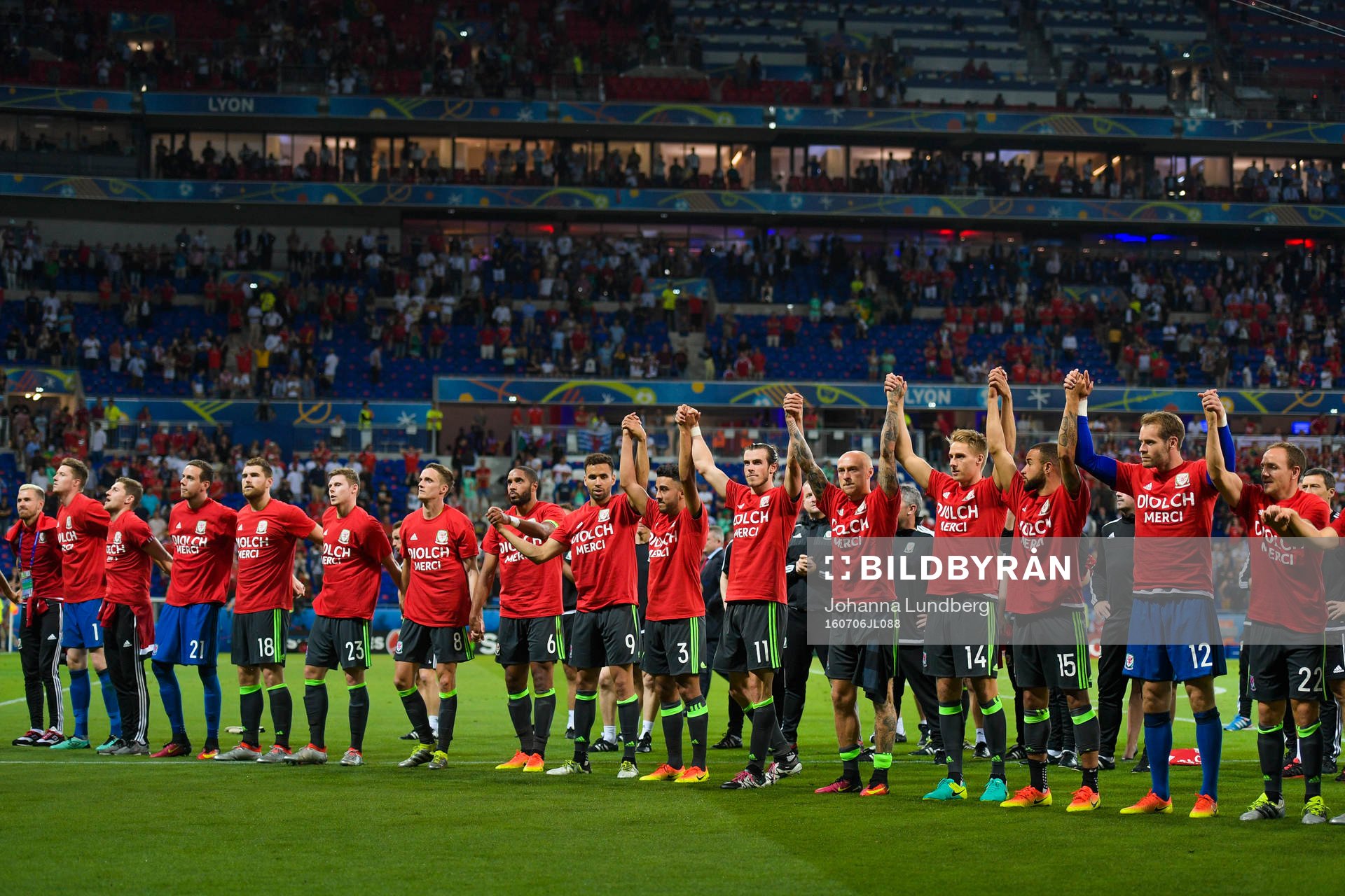 Wales spelare tackar publiken
