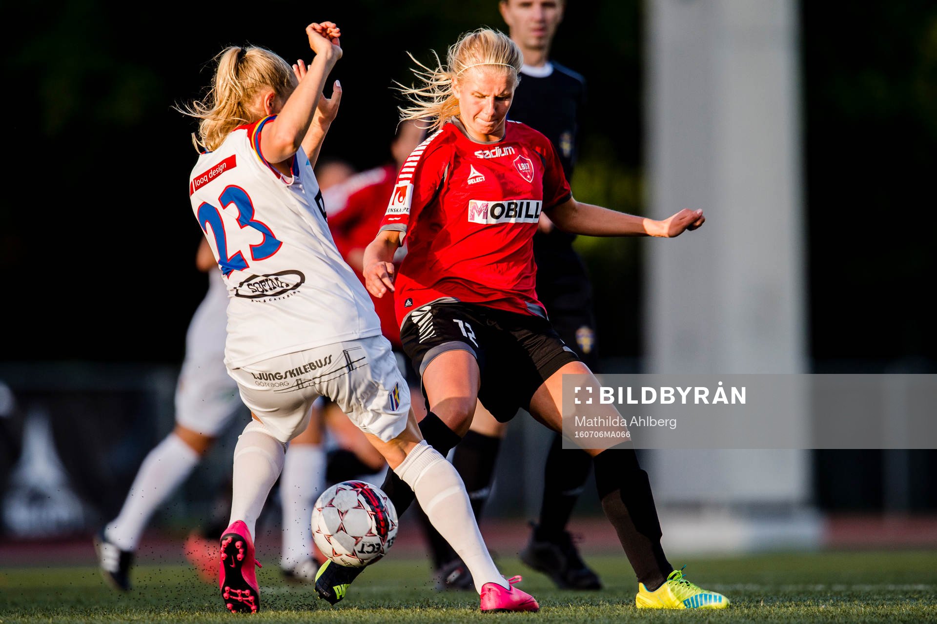 Hovås Billdals Klara Andrup (ryggen åt kameran) och LB07s